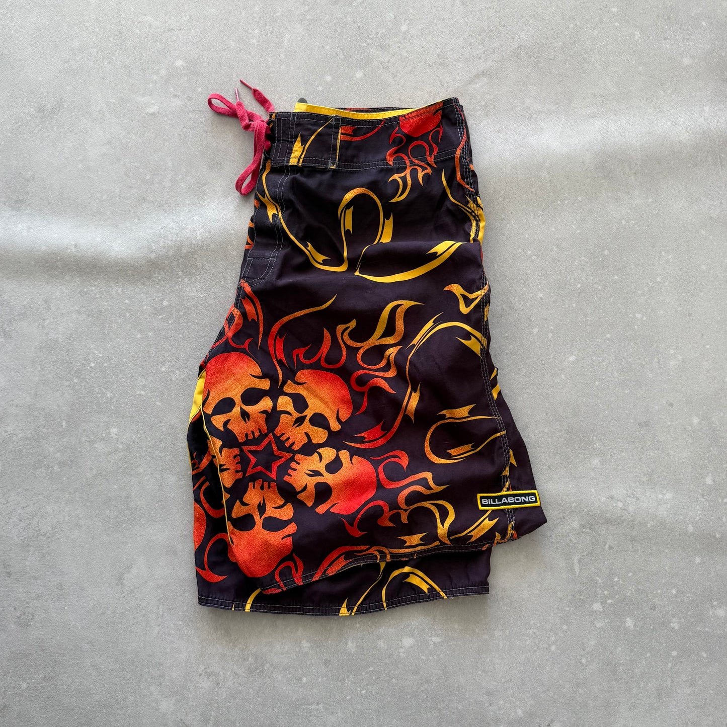 00’s Billabong Skull Boardshorts (36)