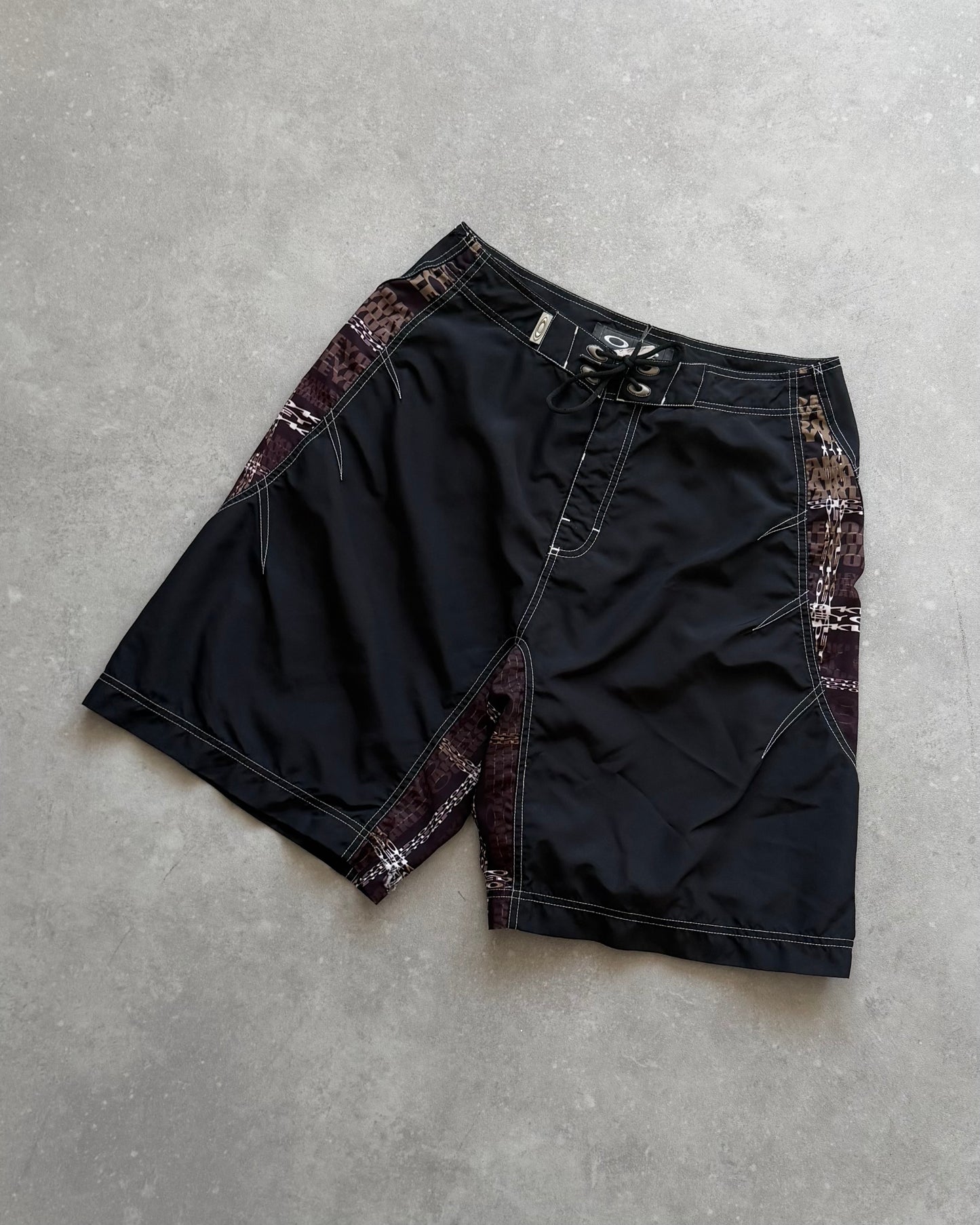 Vintage Oakley Boardshorts (32)