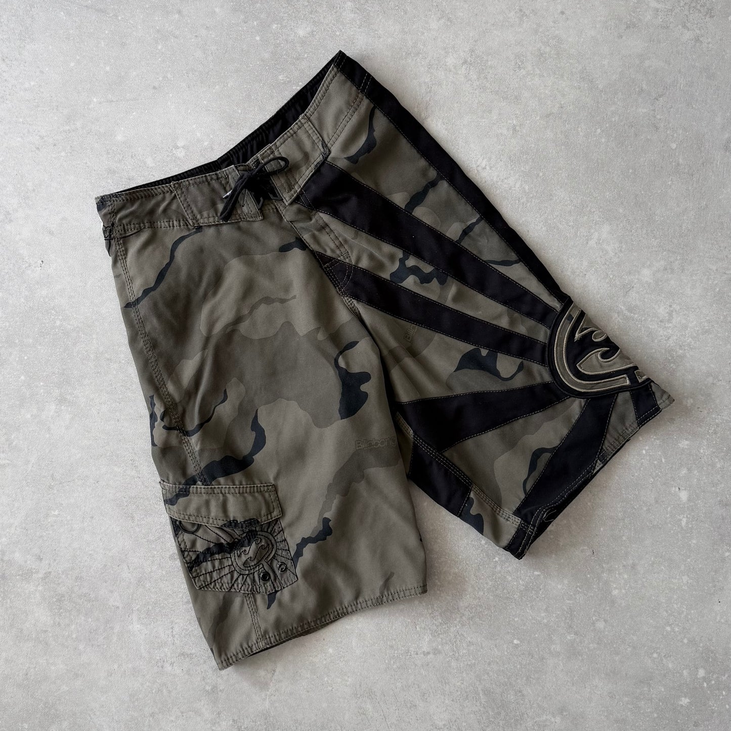 Vintage Billabong Andy Irons Rising Sun Boardshorts (30)