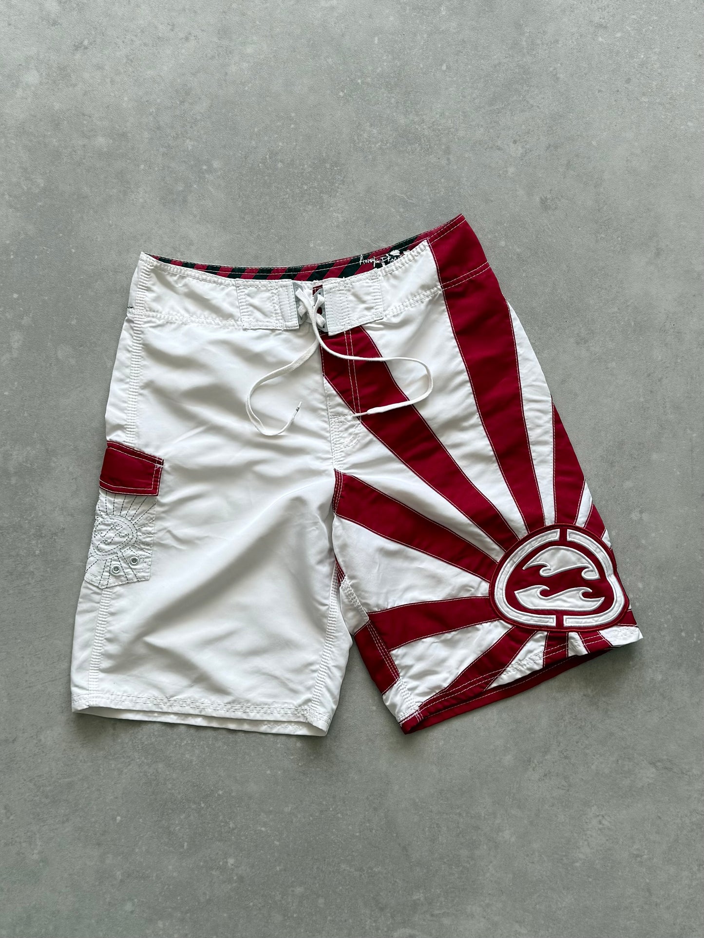 Vintage Billabong Andy Irons Rising Sun Boardshorts (32)