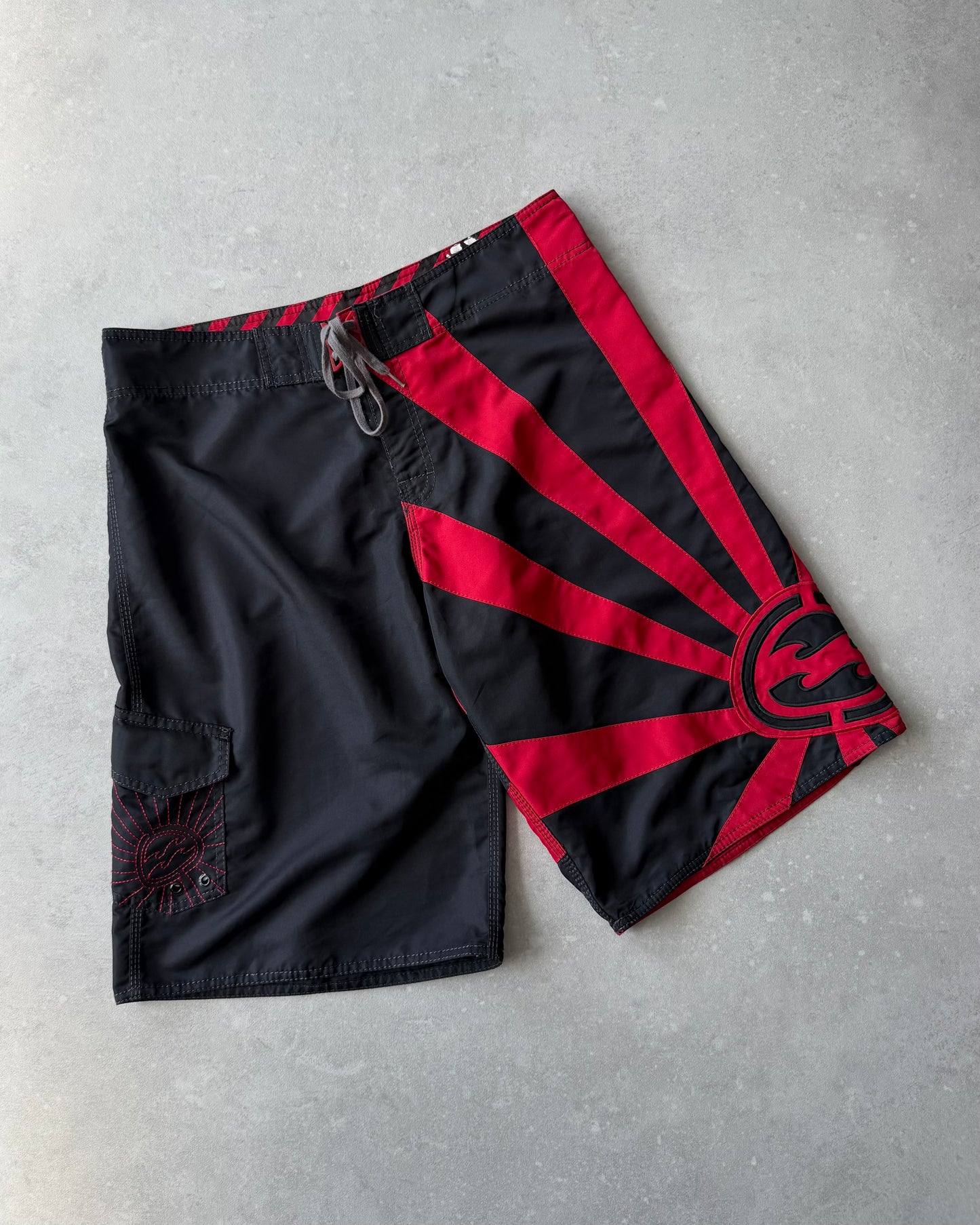 Vintage Billabong Andy Irons Rising Sun Boardshorts (36)