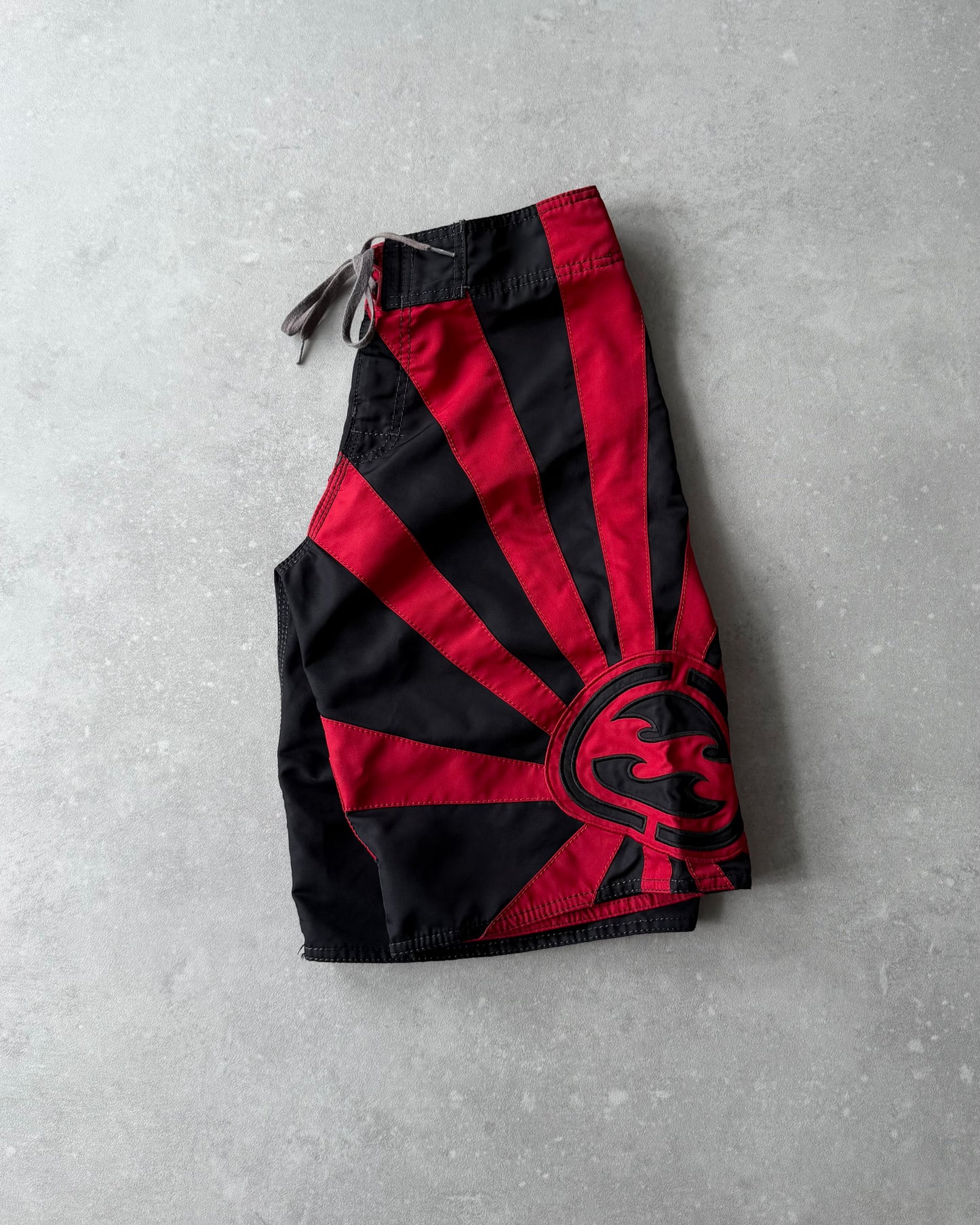 Vintage Billabong Andy Irons Rising Sun Boardshorts (28)