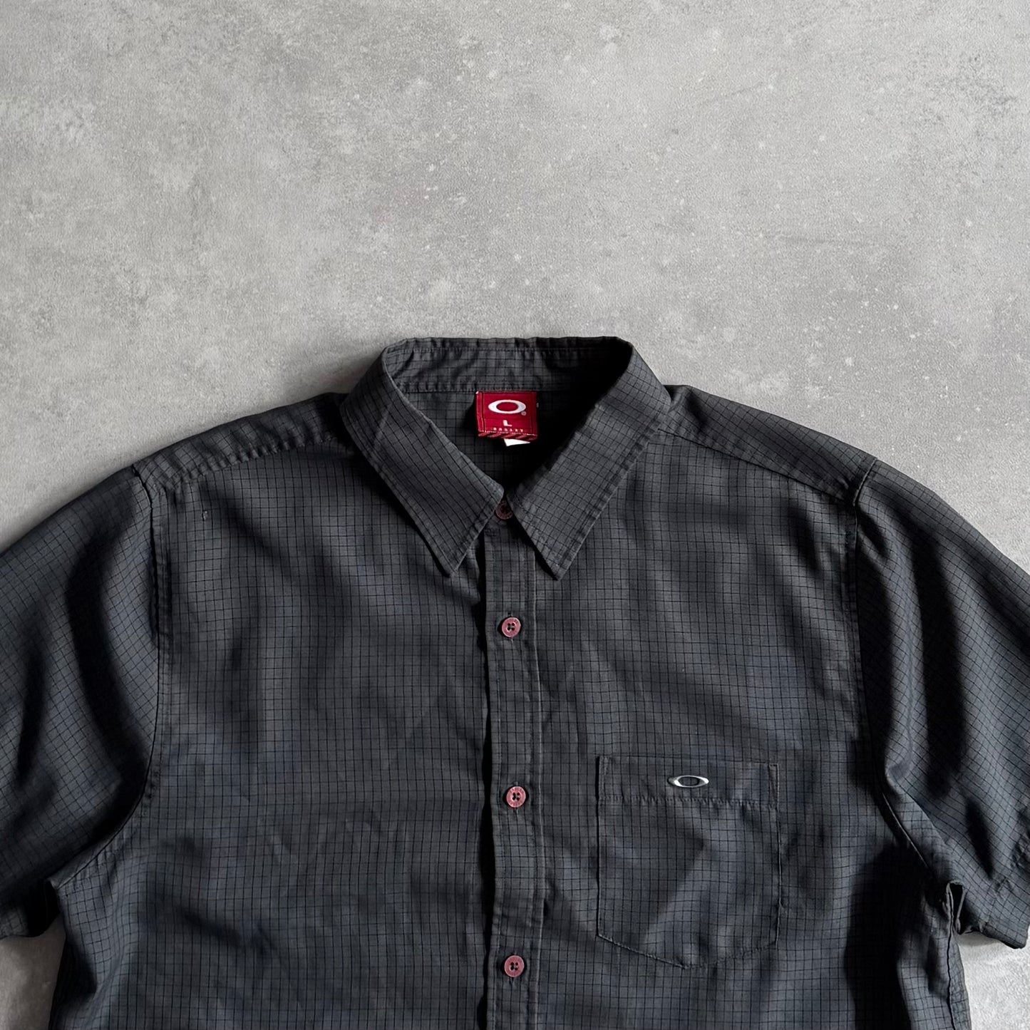 00's Oakley Button up Shirt (L)