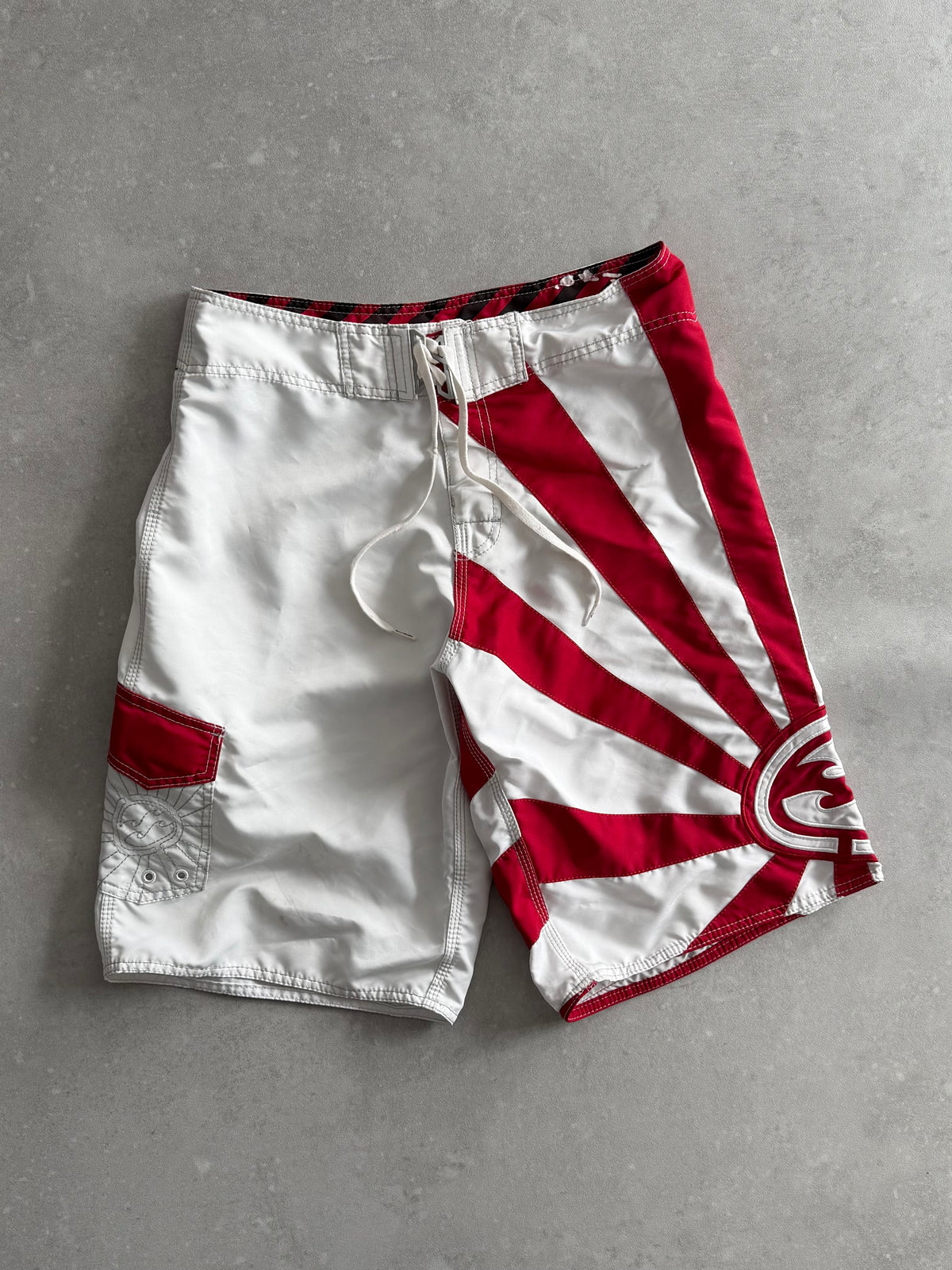 Vintage Billabong Andy Irons Rising Sun Boardshorts (32)