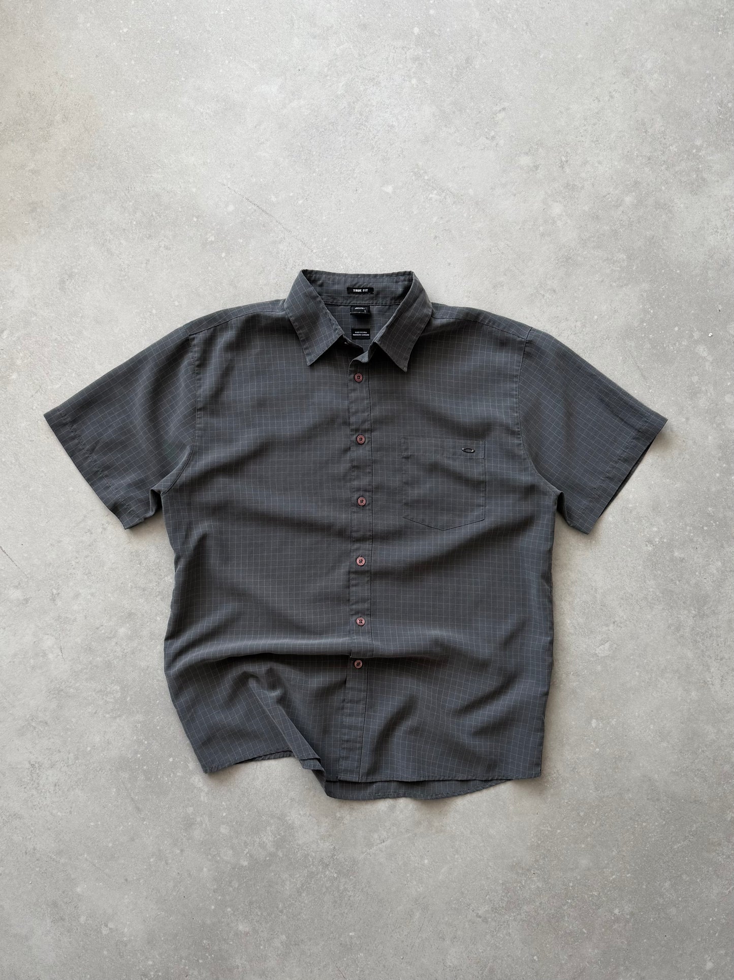 Vintage Oakley Shirt (L)