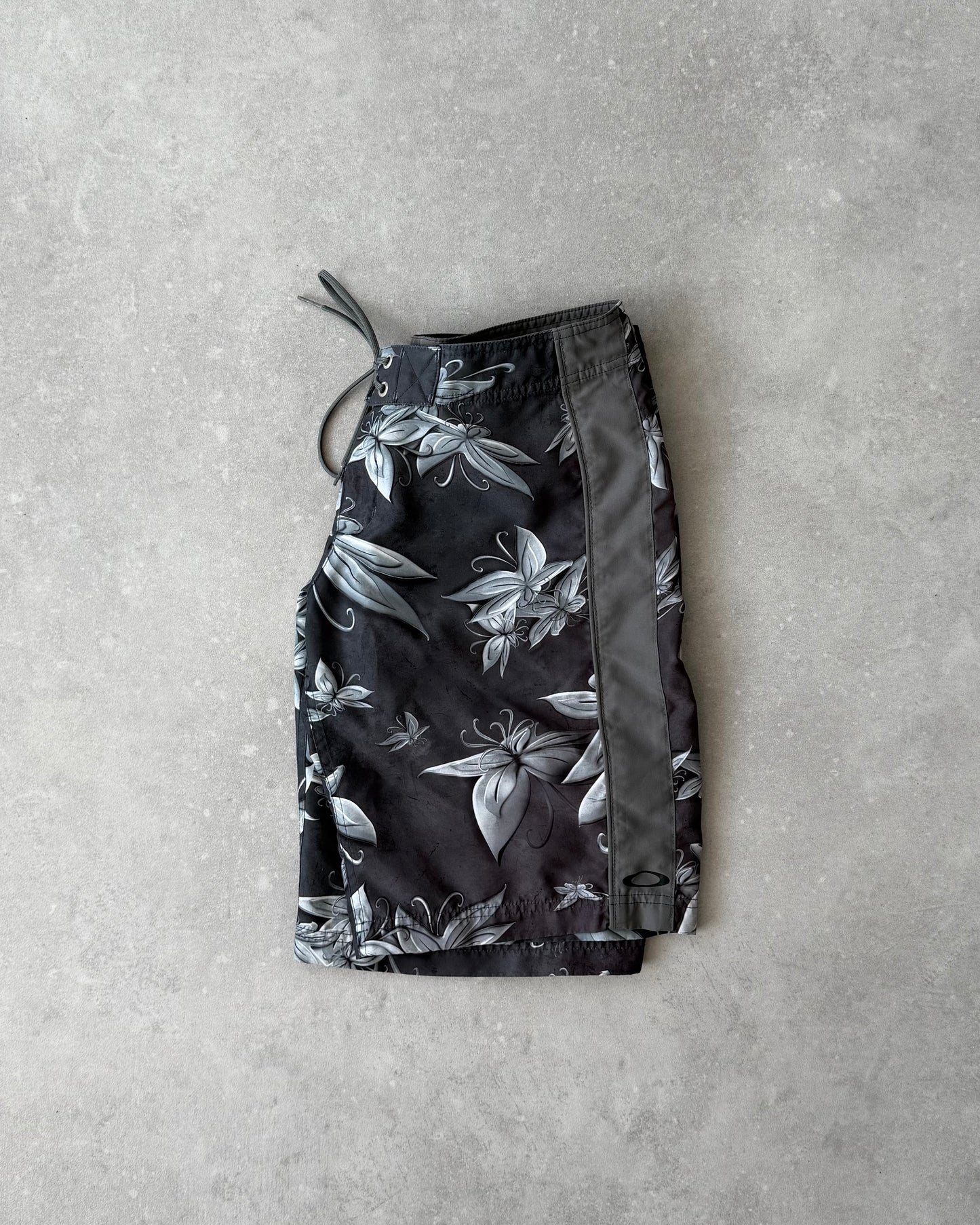 Vintage Oakley Women’s Boardshorts (30)