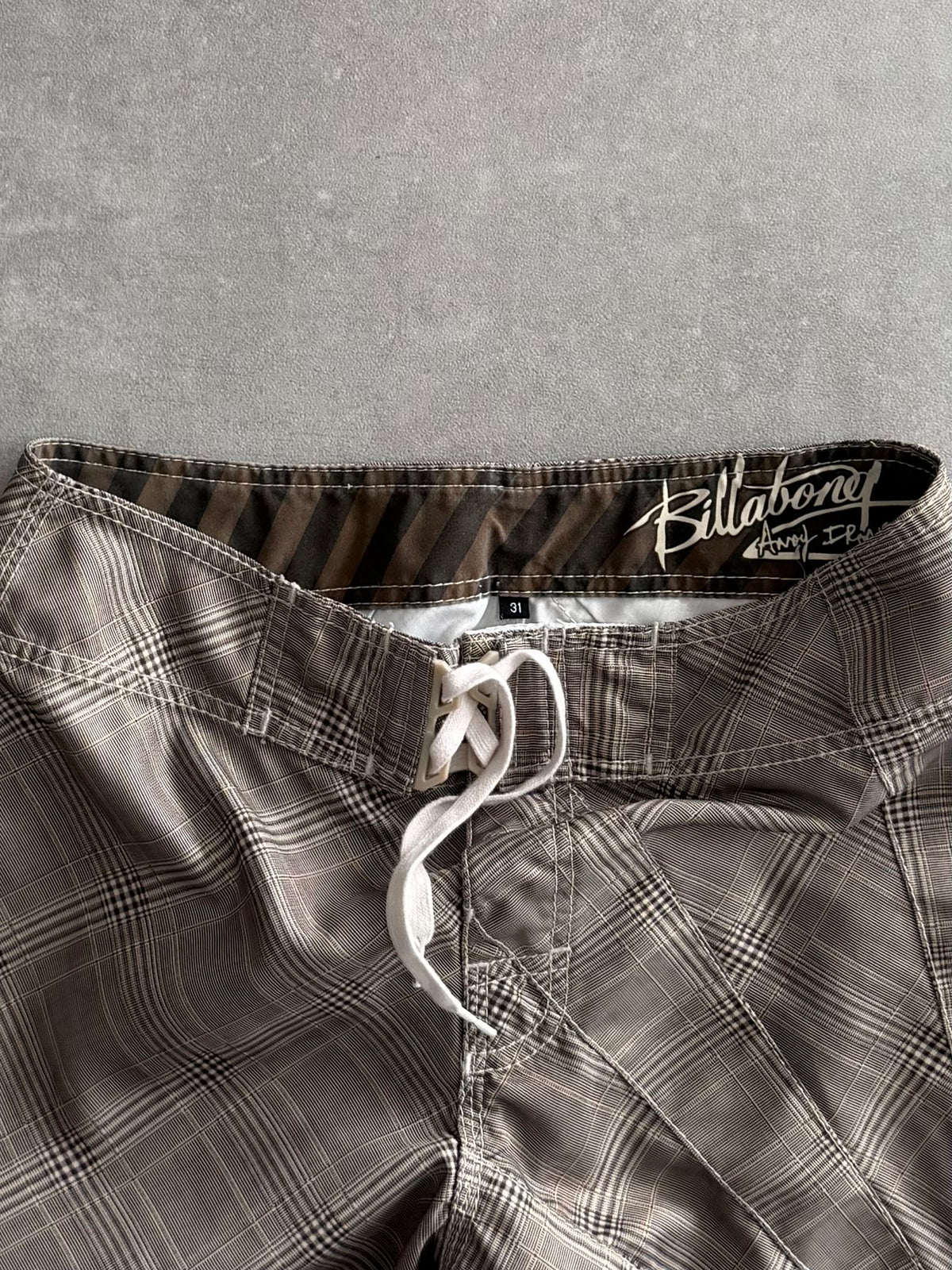 Vintage Billabong Andy Irons Rising Sun Boardshorts (31)