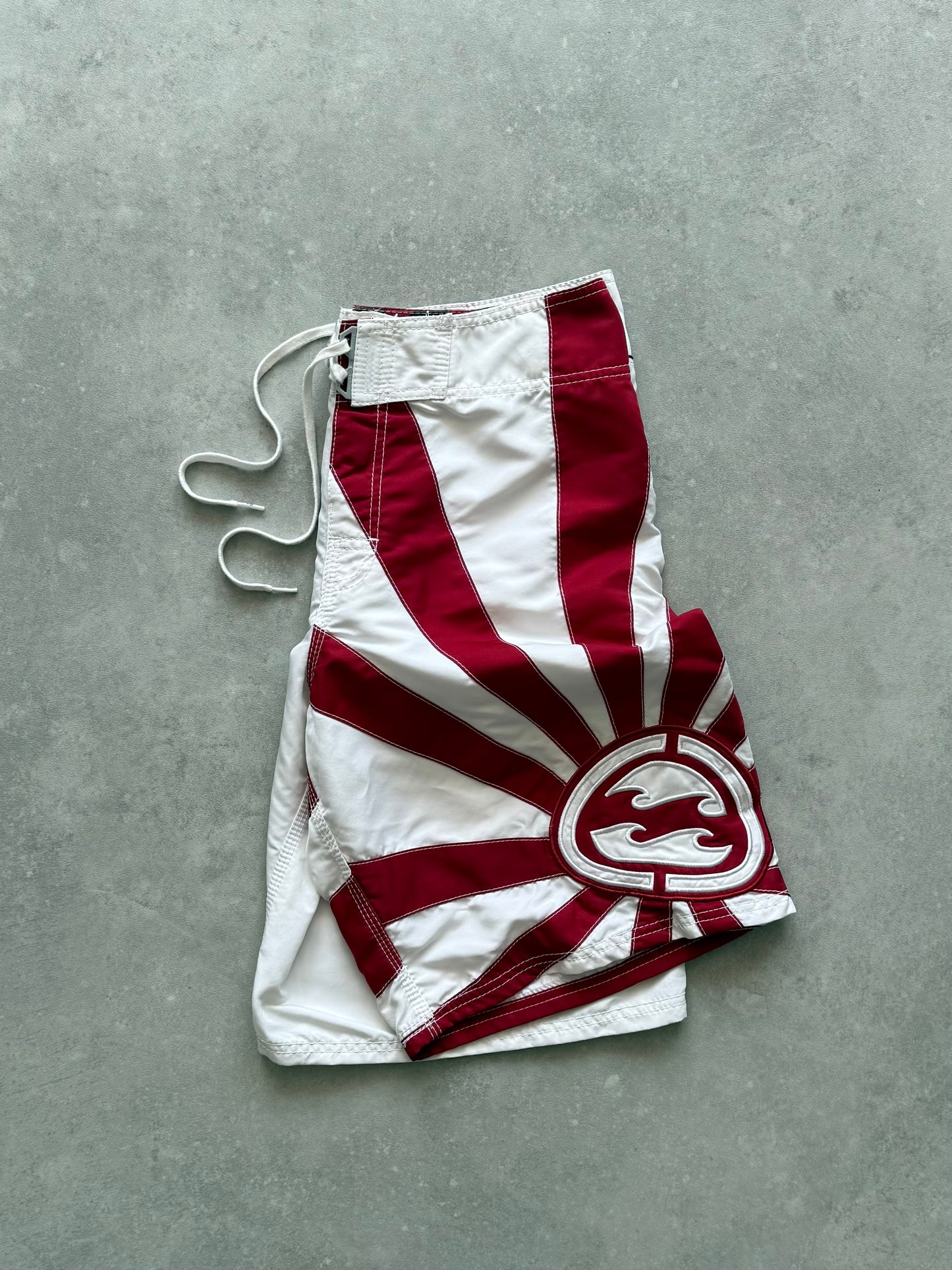 Vintage Billabong Andy Irons Rising Sun Boardshorts (32)