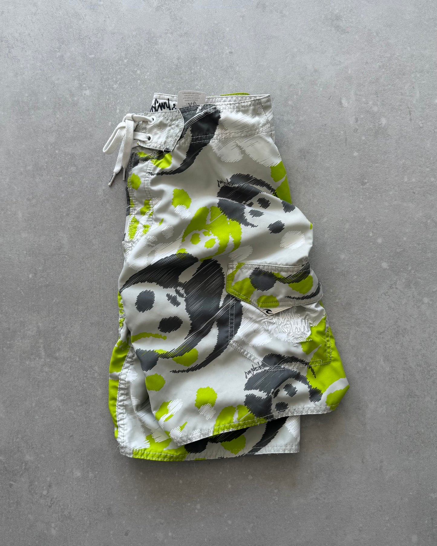 Vintage Ripcurl x WWF Boardshorts (28)