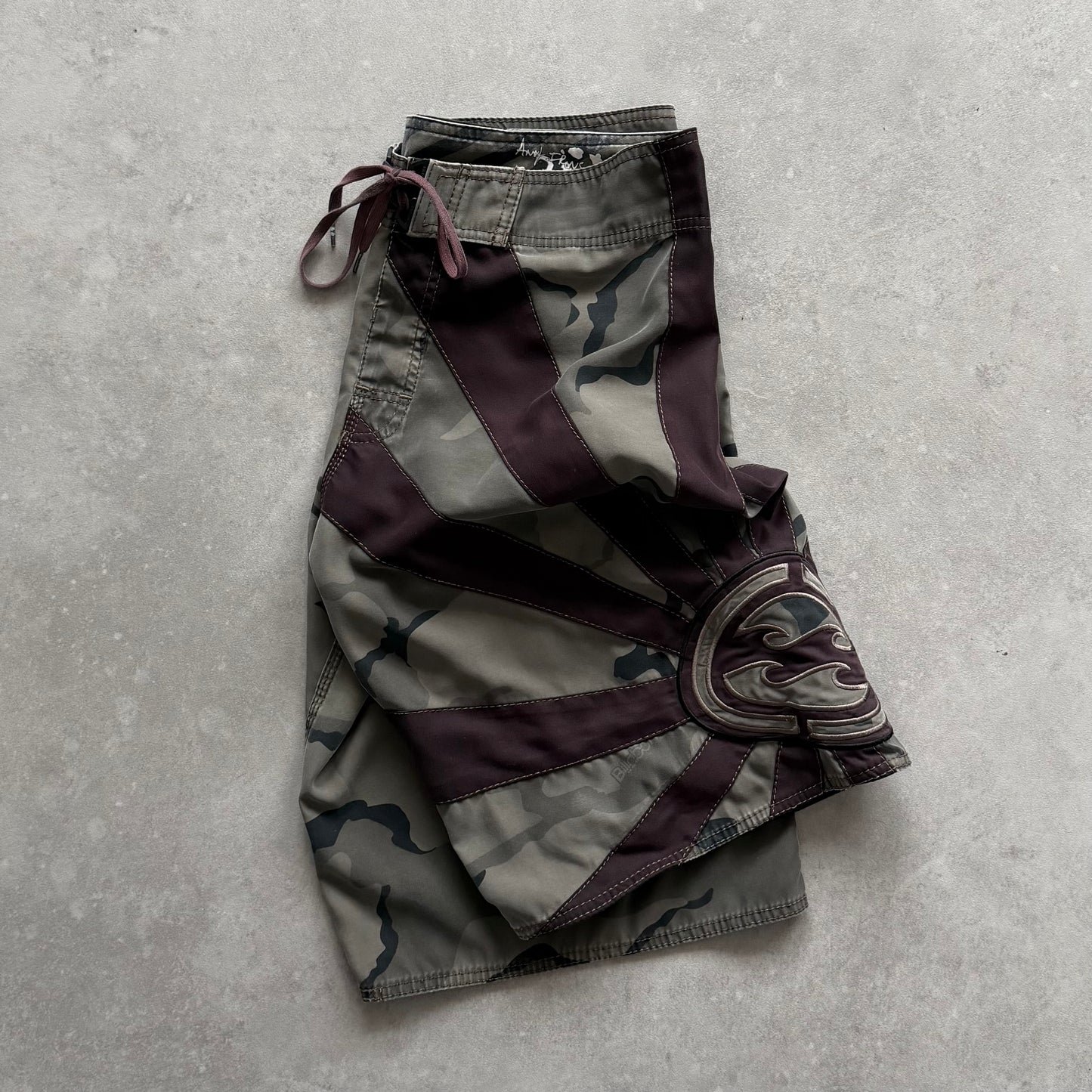Vintage Andy Irons Rising Sun Billabong Boardshorts (33)