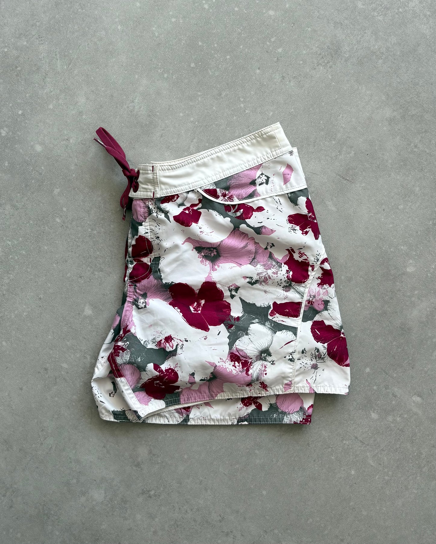 Vintage Oakley Women’s Boardshorts (36)