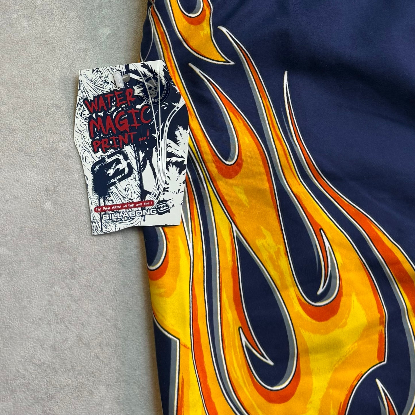 BNWT Billabong Flame Shorts (28)