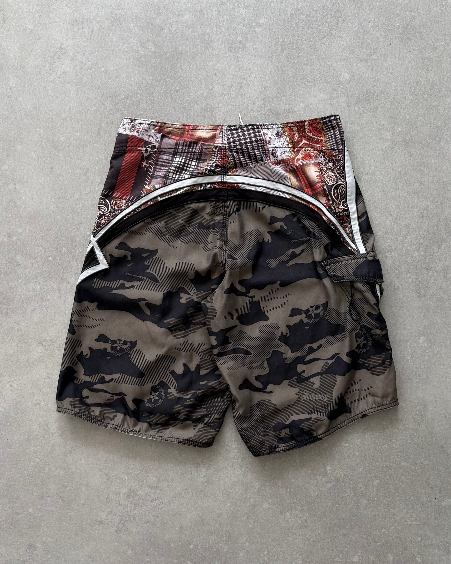 Vintage Billabong Mark Occhilupo Boardshorts (32)