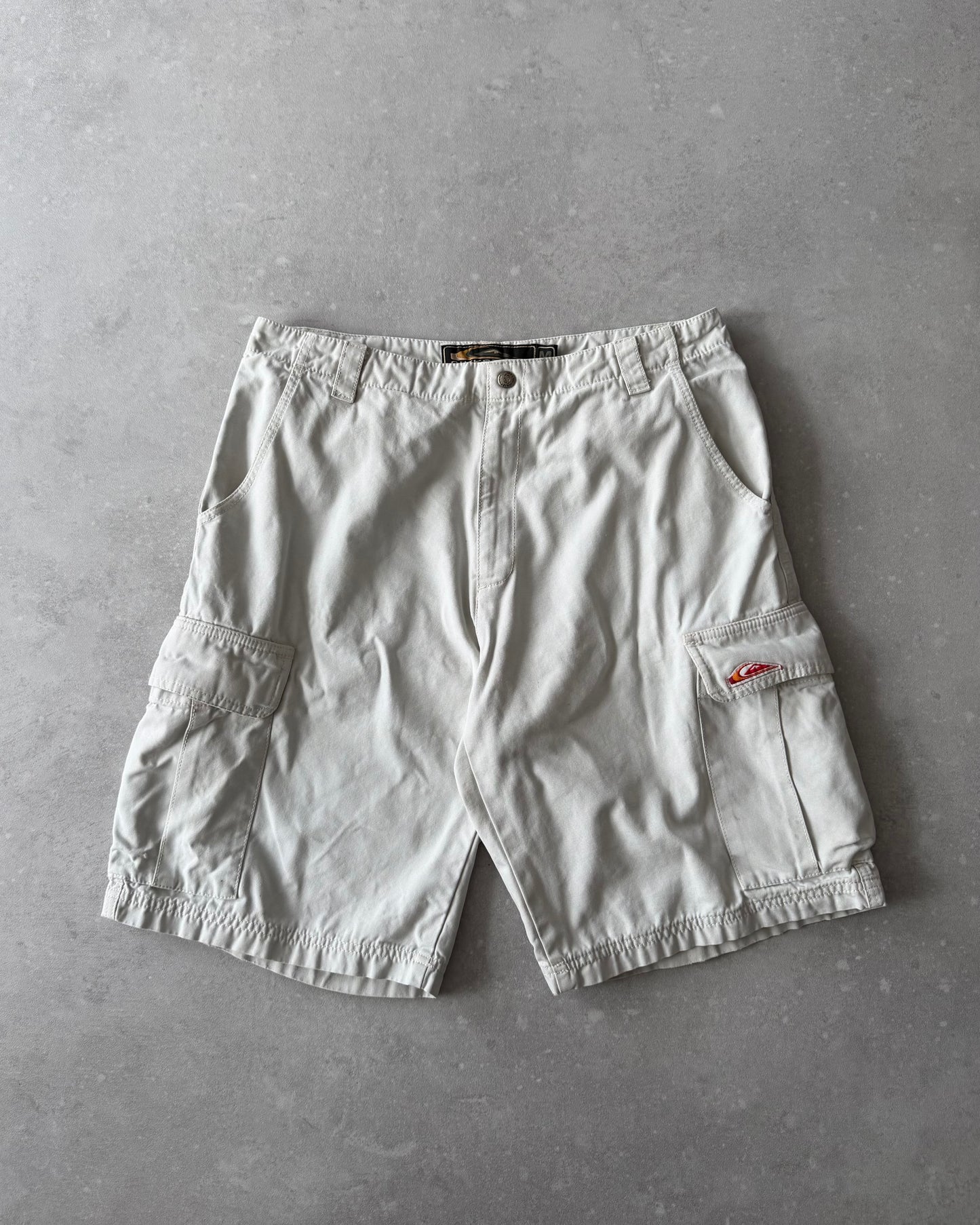 Vintage Quiksilver Women’s Cargo Shorts (33)