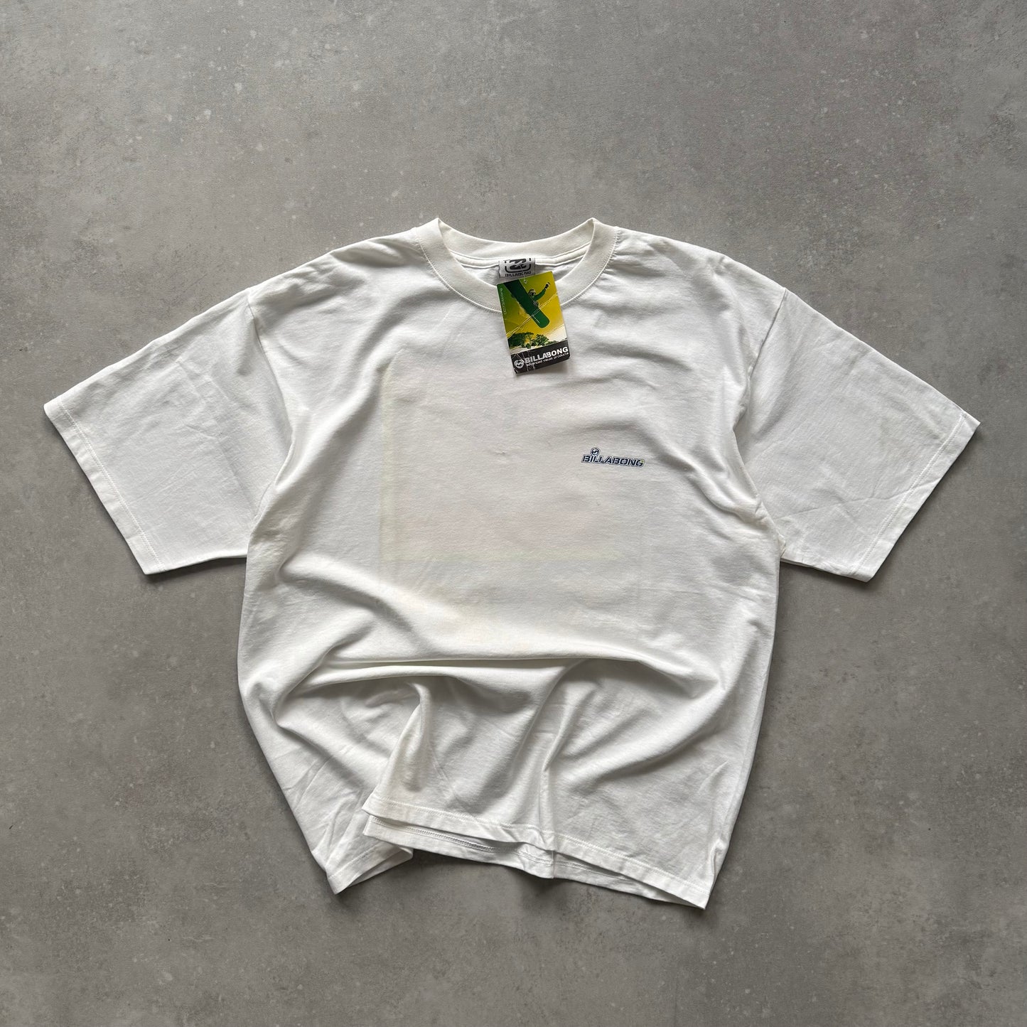 BNWT 00’s Billabong T-shirt (XL)