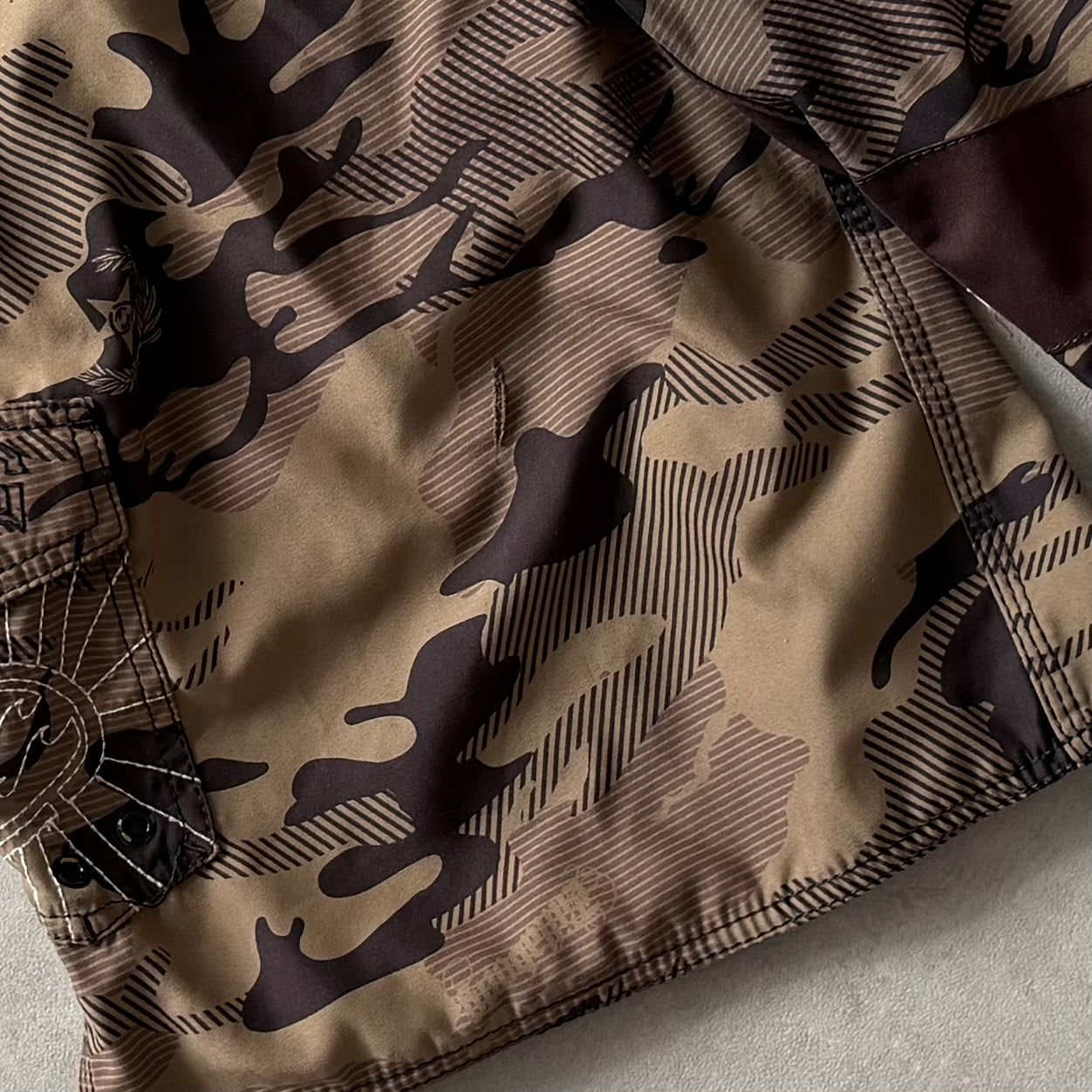 Vintage Billabong Andy Irons Boardshorts (34)