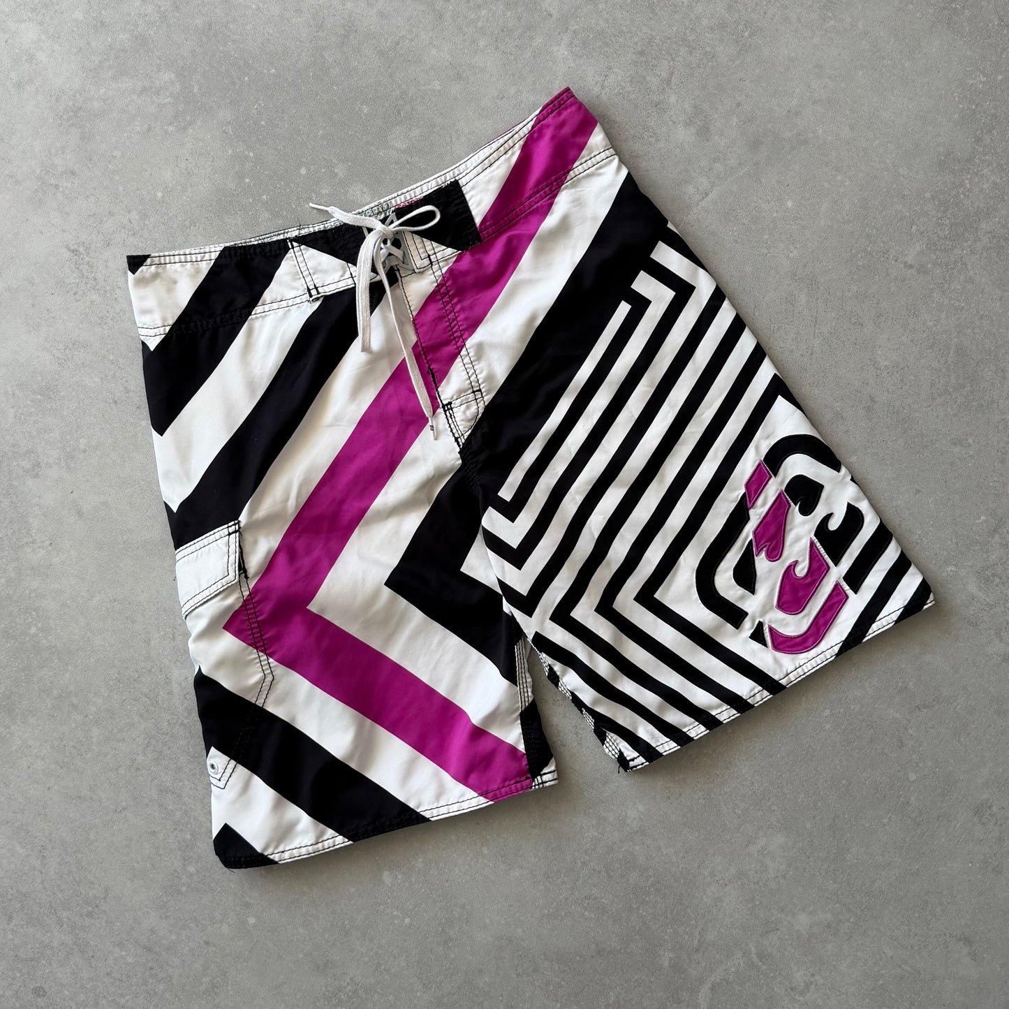 Vintage Taj Burrow Boardshorts (32)