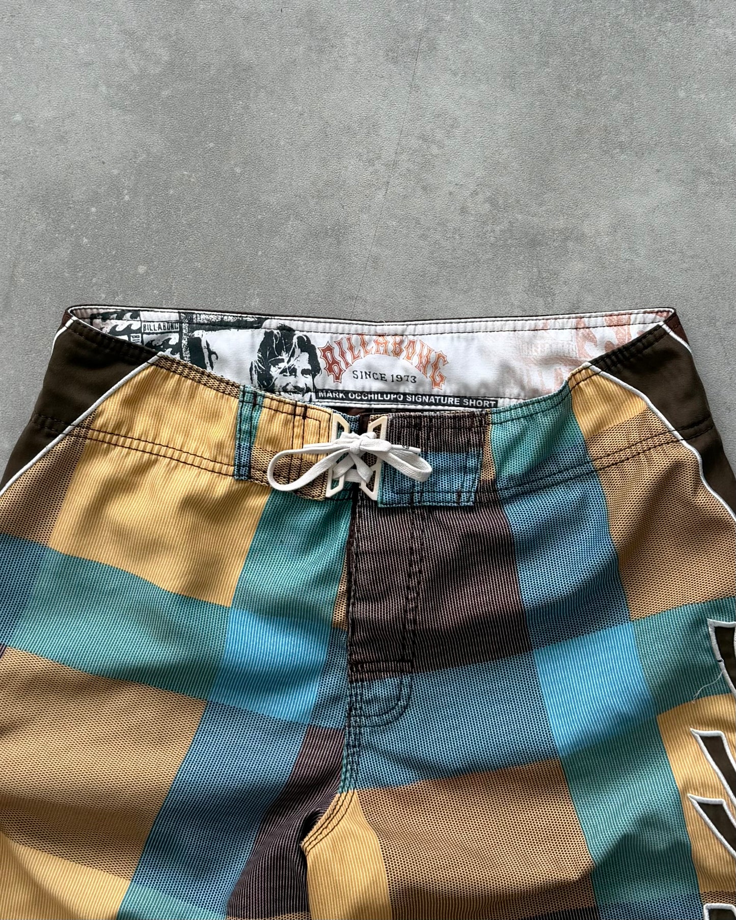 Vintage Billabong Mark Occhilupo Boardshorts (32)
