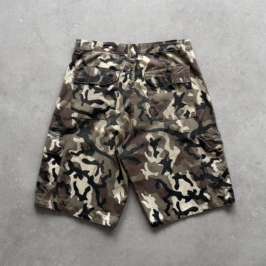 Vintage Camouflage Cargo Shorts (32)