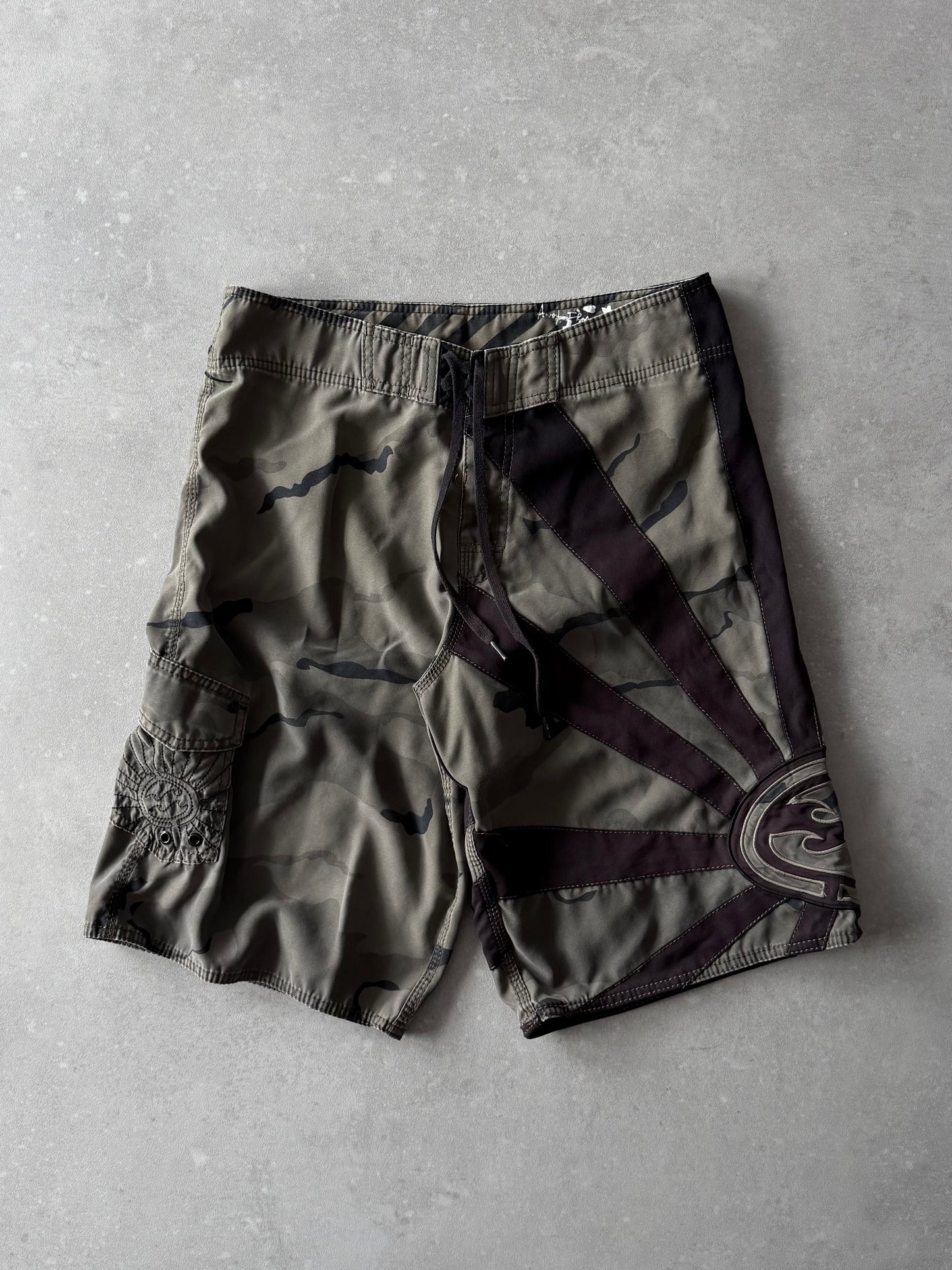 Vintage Billabong Andy Irons Rising Sun Boardshorts (32)