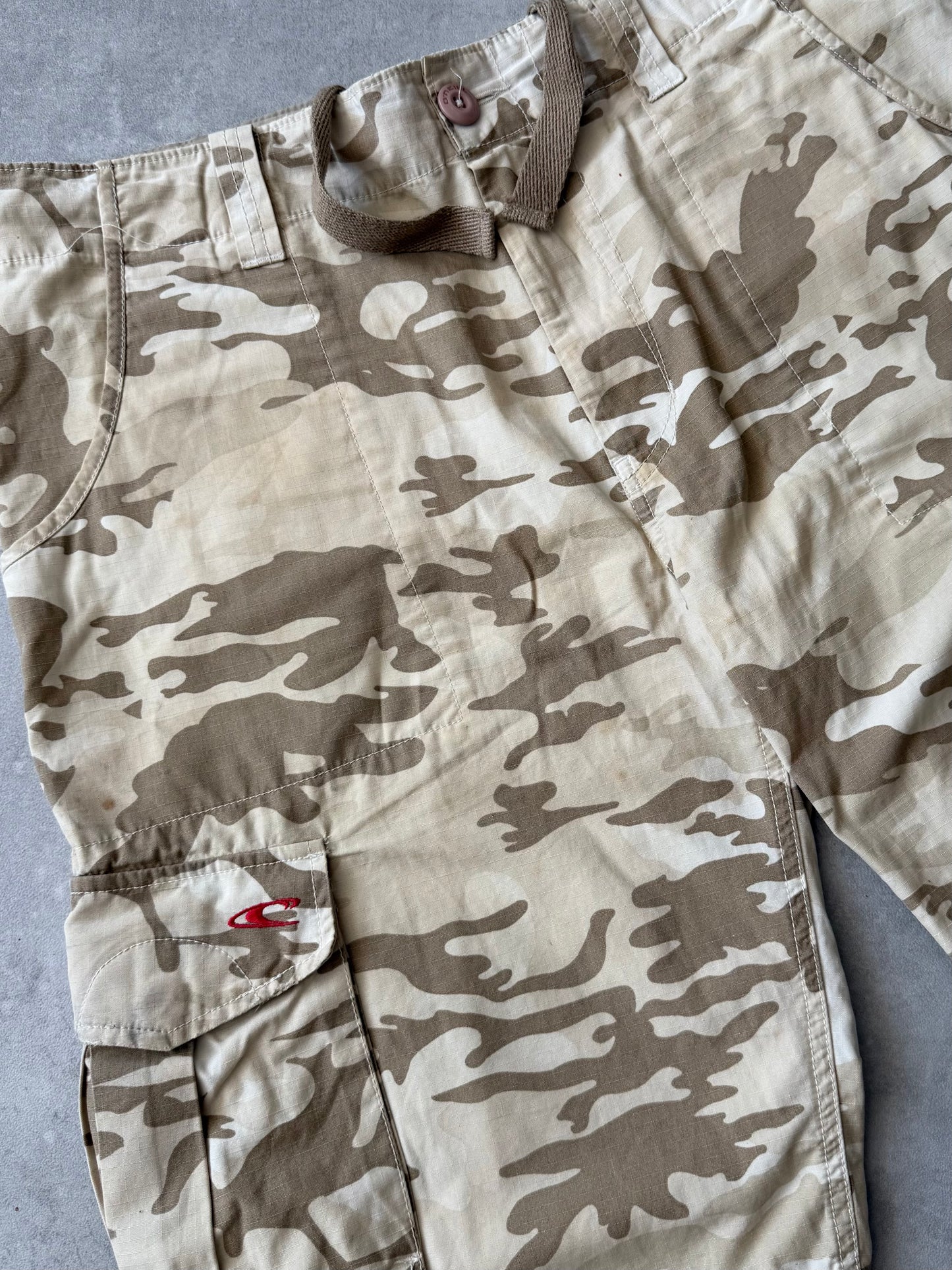 Vintage O’Neill Camo Cargo Shorts (34)
