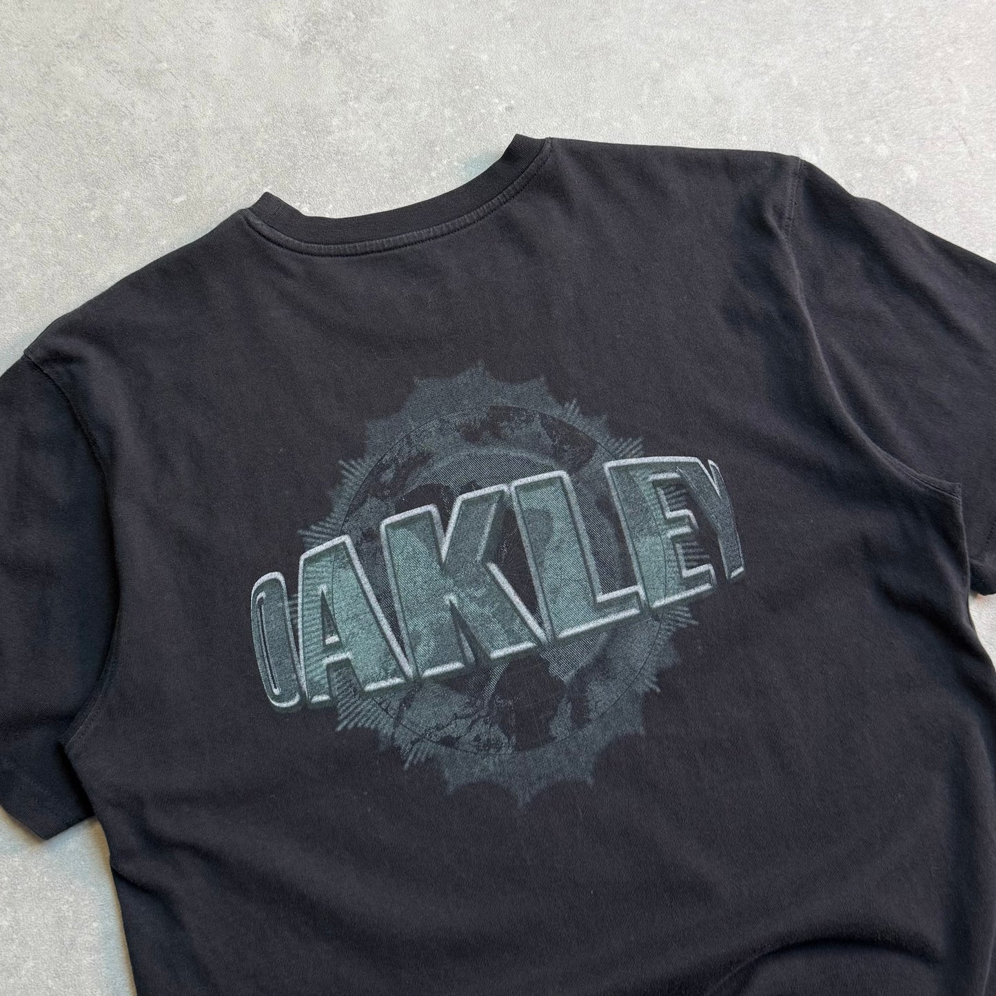 Oakley T-shirt