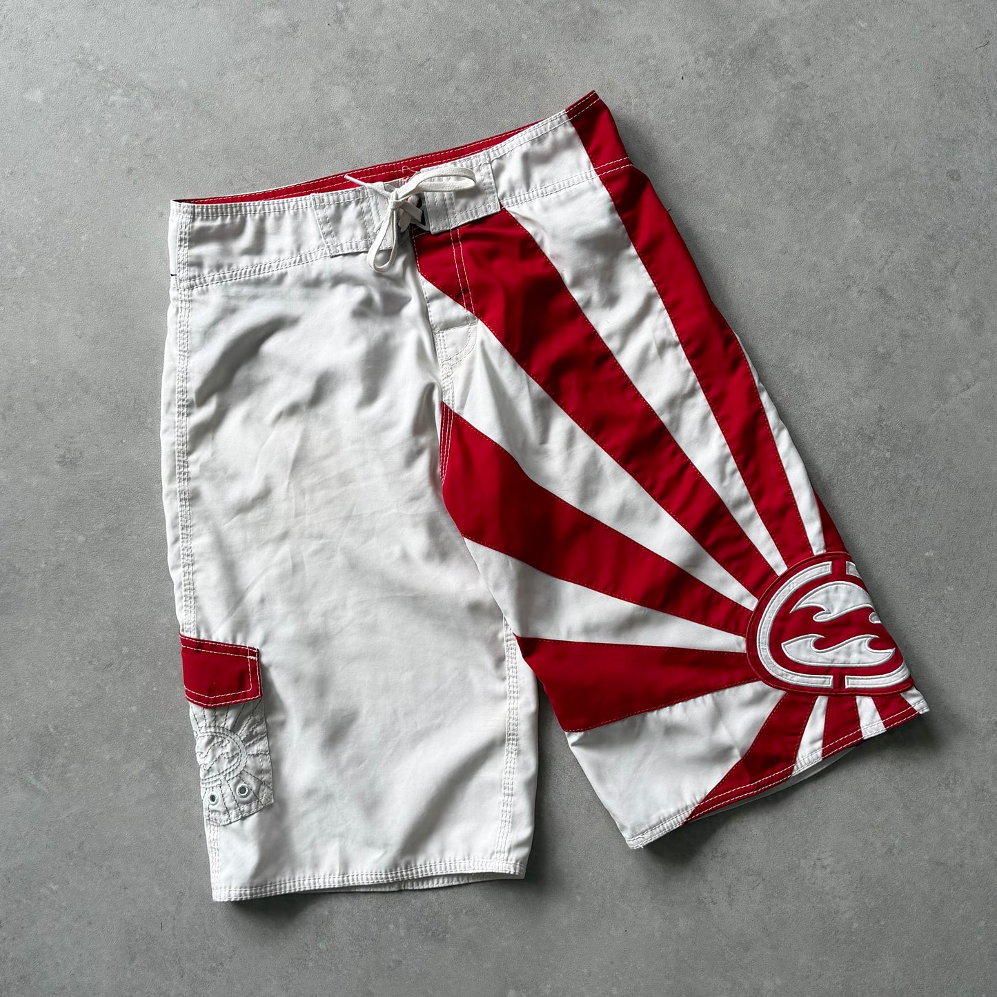 Vintage Billabong Andy Irons Rising Sun Boardshorts (30)
