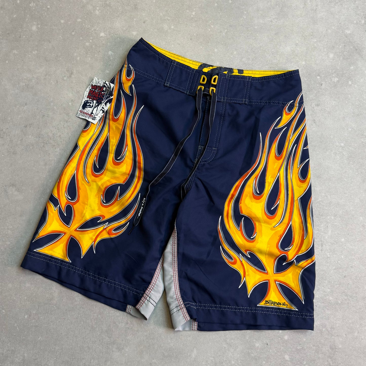 BNWT Billabong Flame Shorts (28)