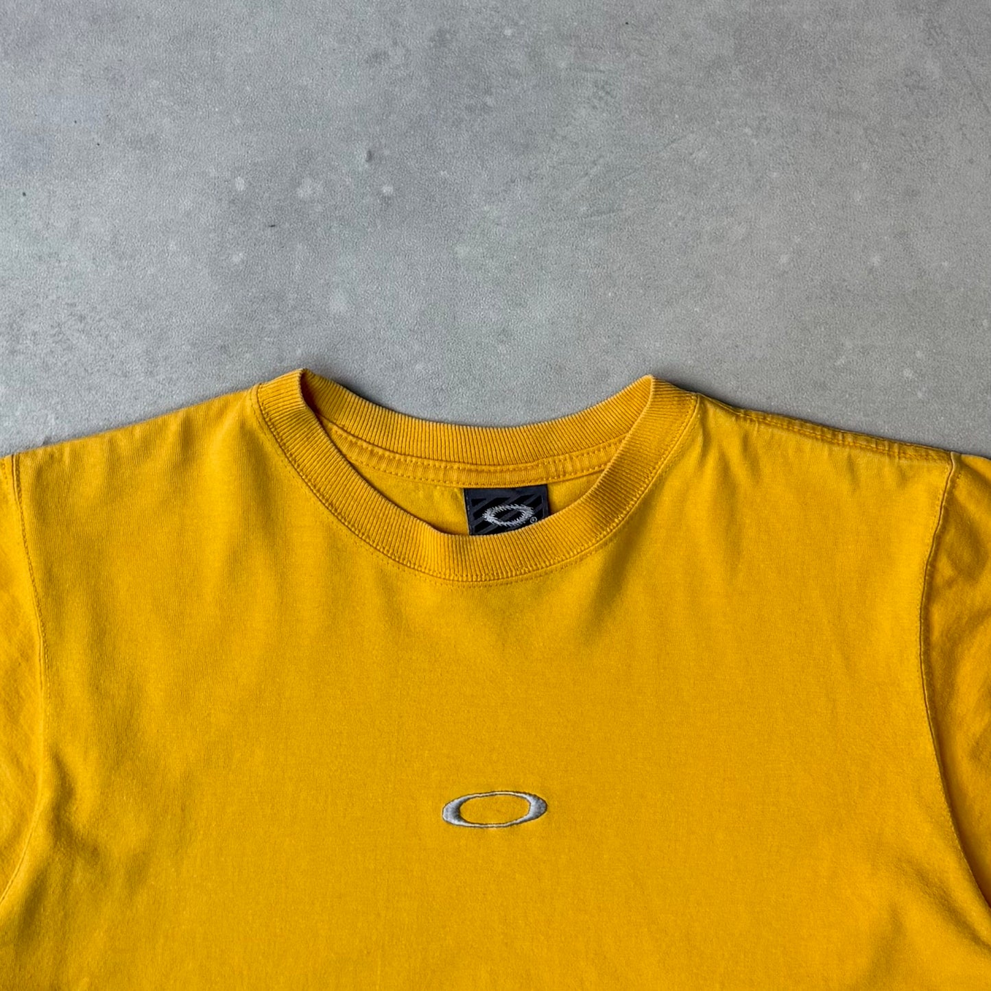 00's Oakley T-shirt (S)