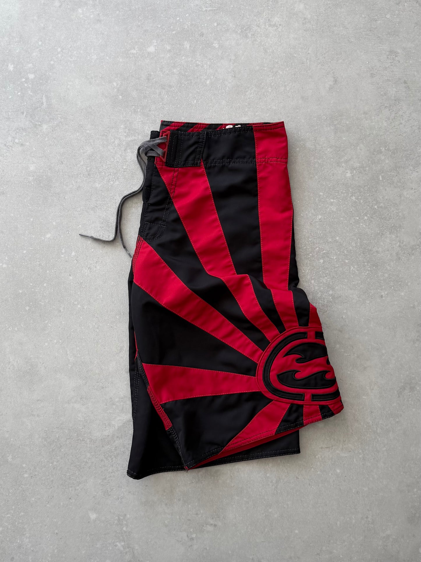 Vintage Billabong Andy Irons Rising Sun Boardshorts (32)