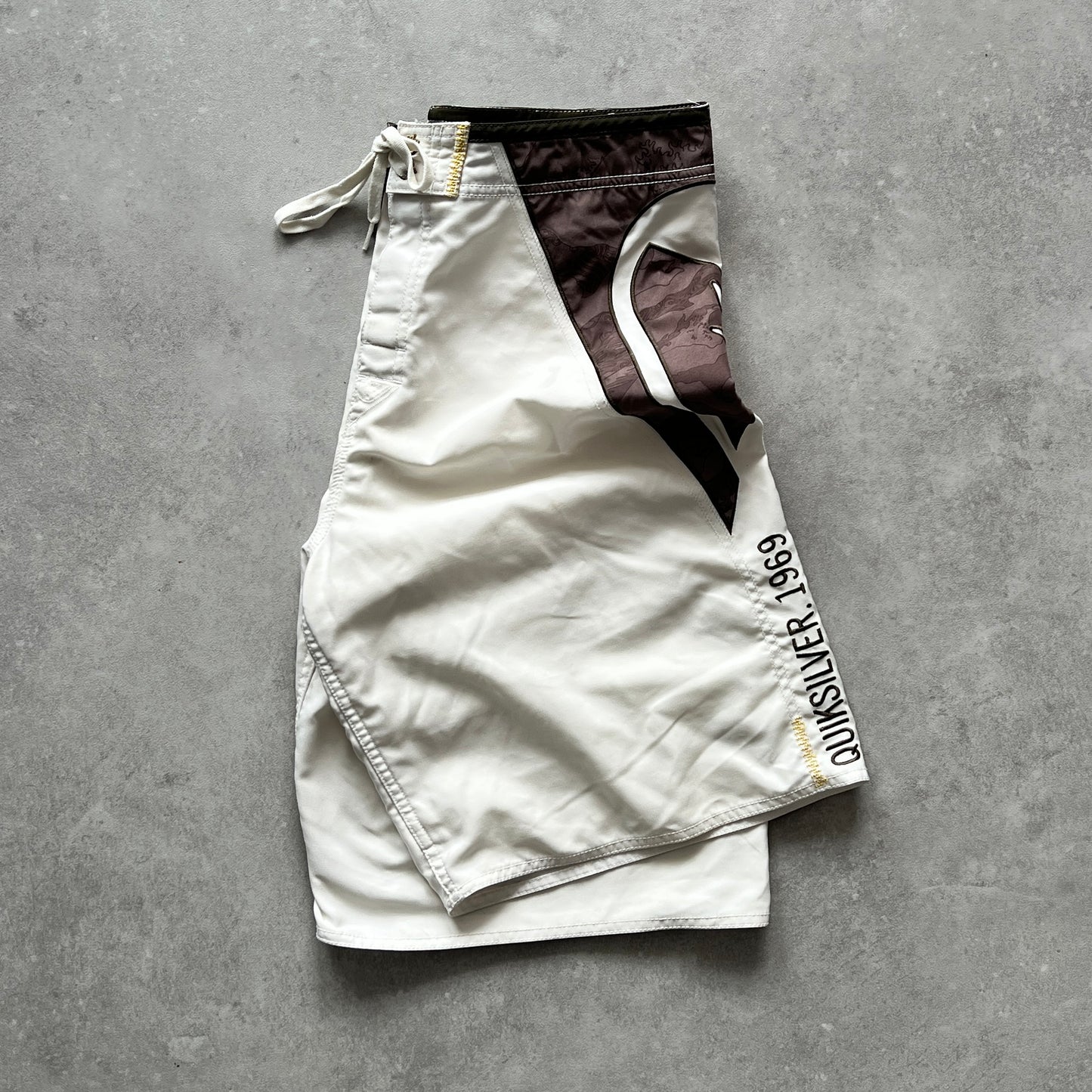 Vintage Quiksilver Boardshorts (34)