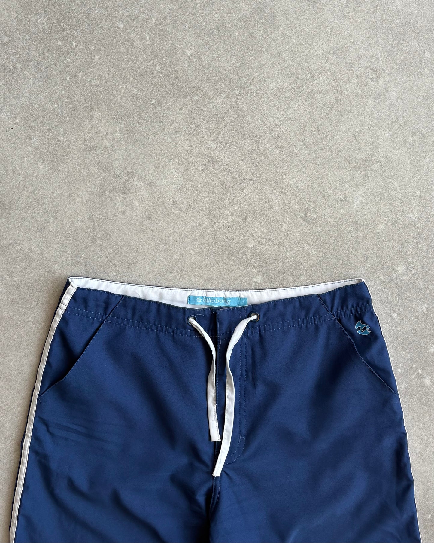 Vintage Billabong 3/4 Length Boardshorts (28)