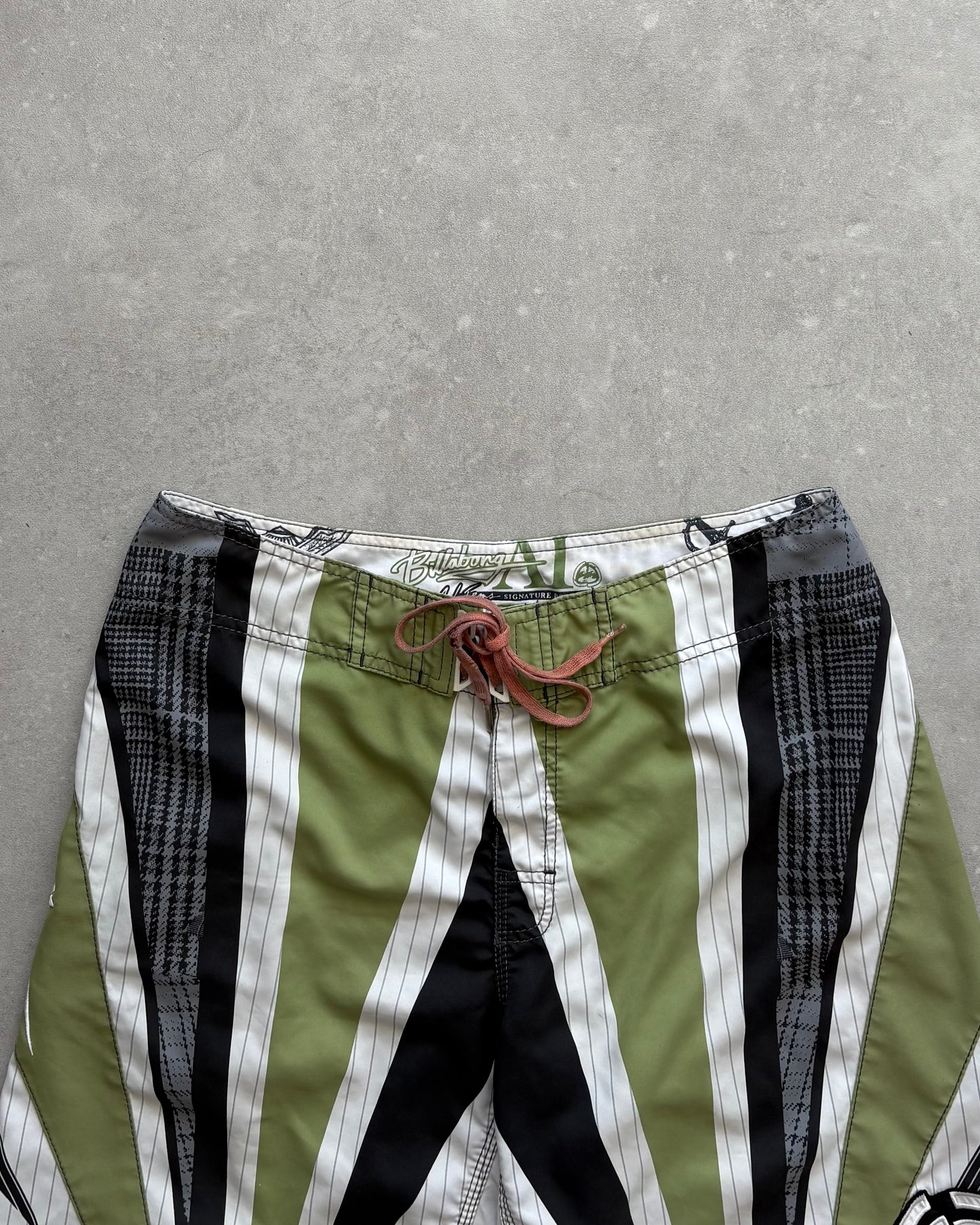 Vintage Billabong Andy Irons Samurai Boardshorts (36)