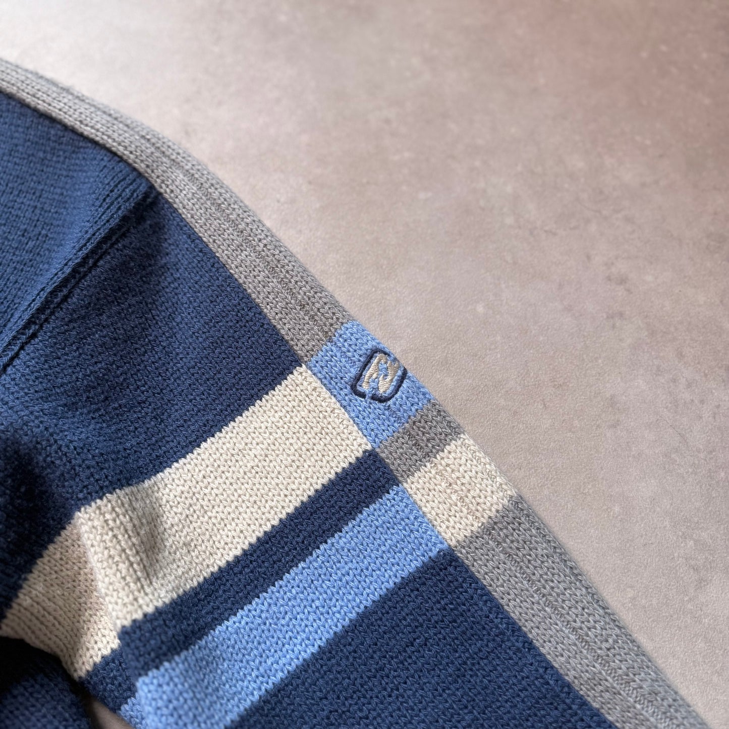 00's Billabong Knit