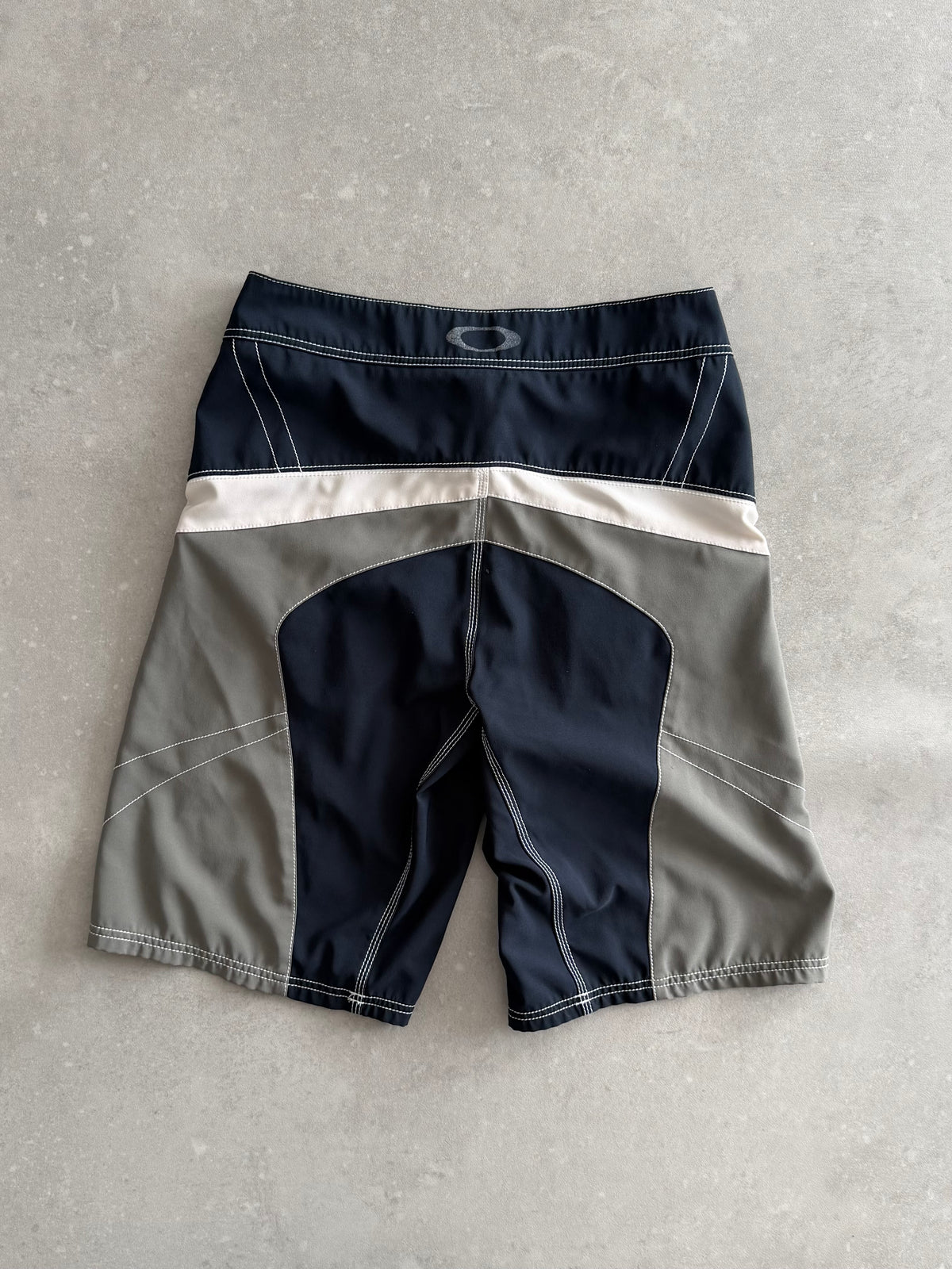 Vintage Oakley Boardshorts (32)
