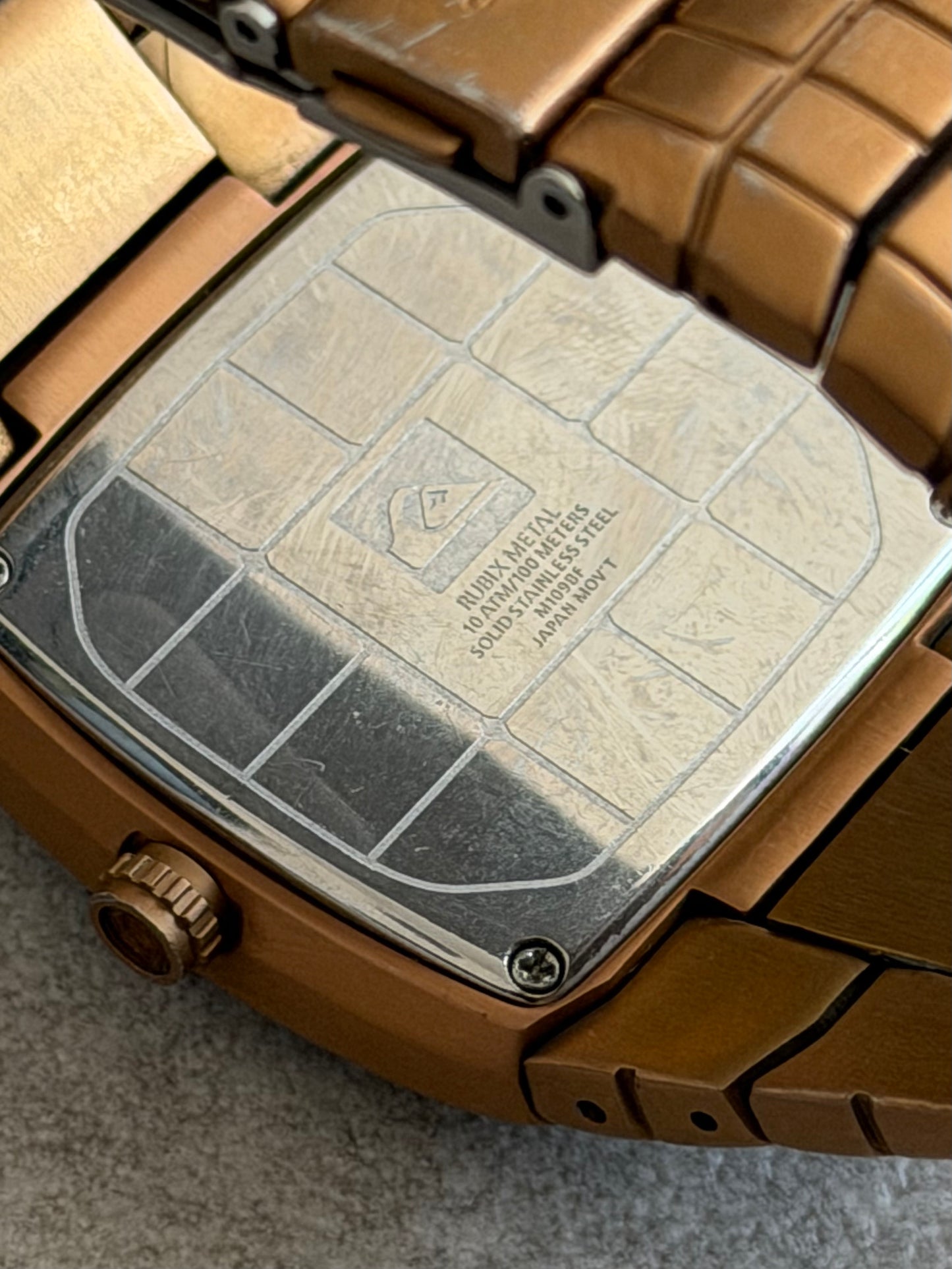 Vintage Quiksilver Gold Rubix Watch