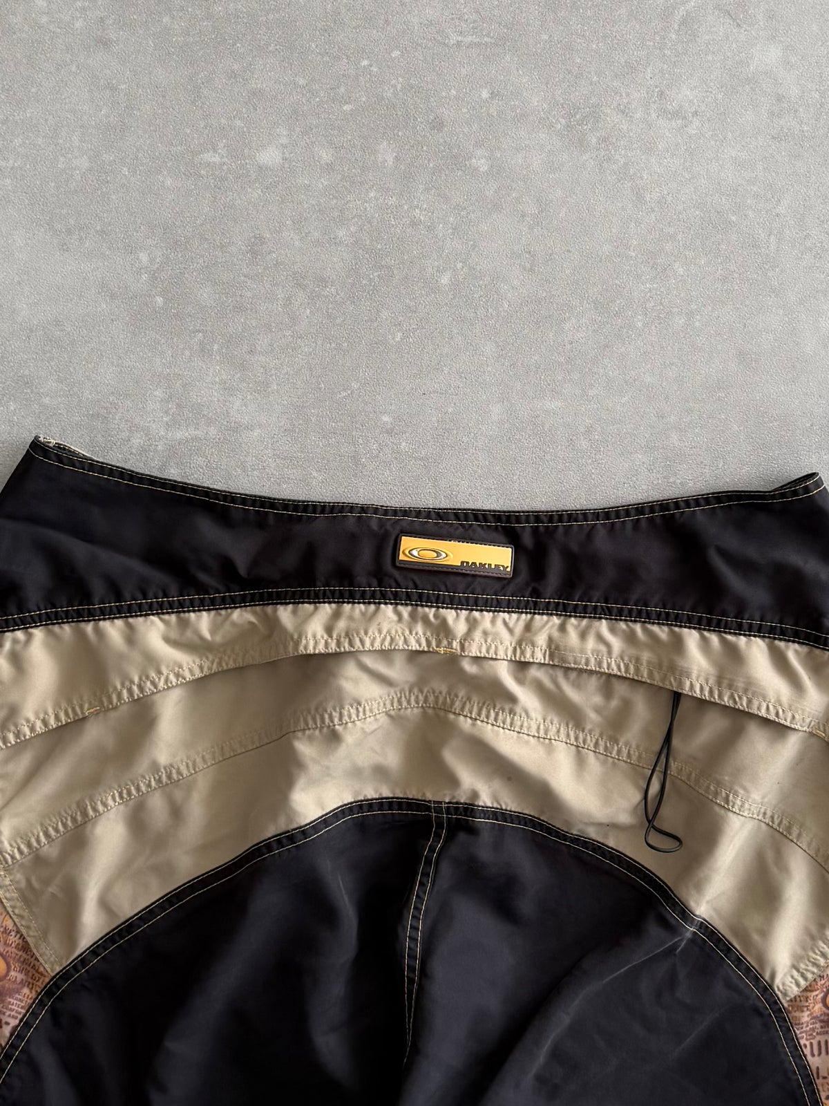 Vintage Oakley Boardshorts (36)