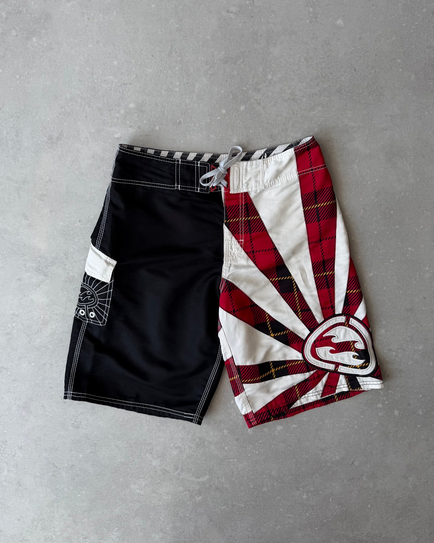 Vintage Billabong Andy Irons Rising Sun Boardshorts (30)