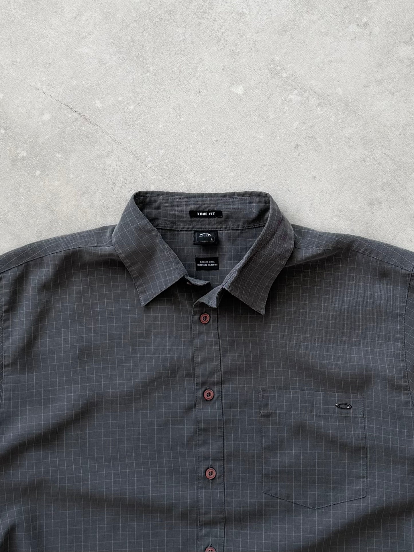 Vintage Oakley Shirt (L)