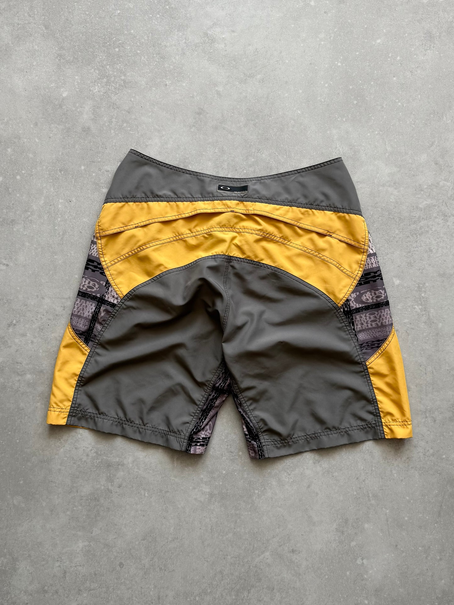 Vintage Oakley Boardshorts (36)