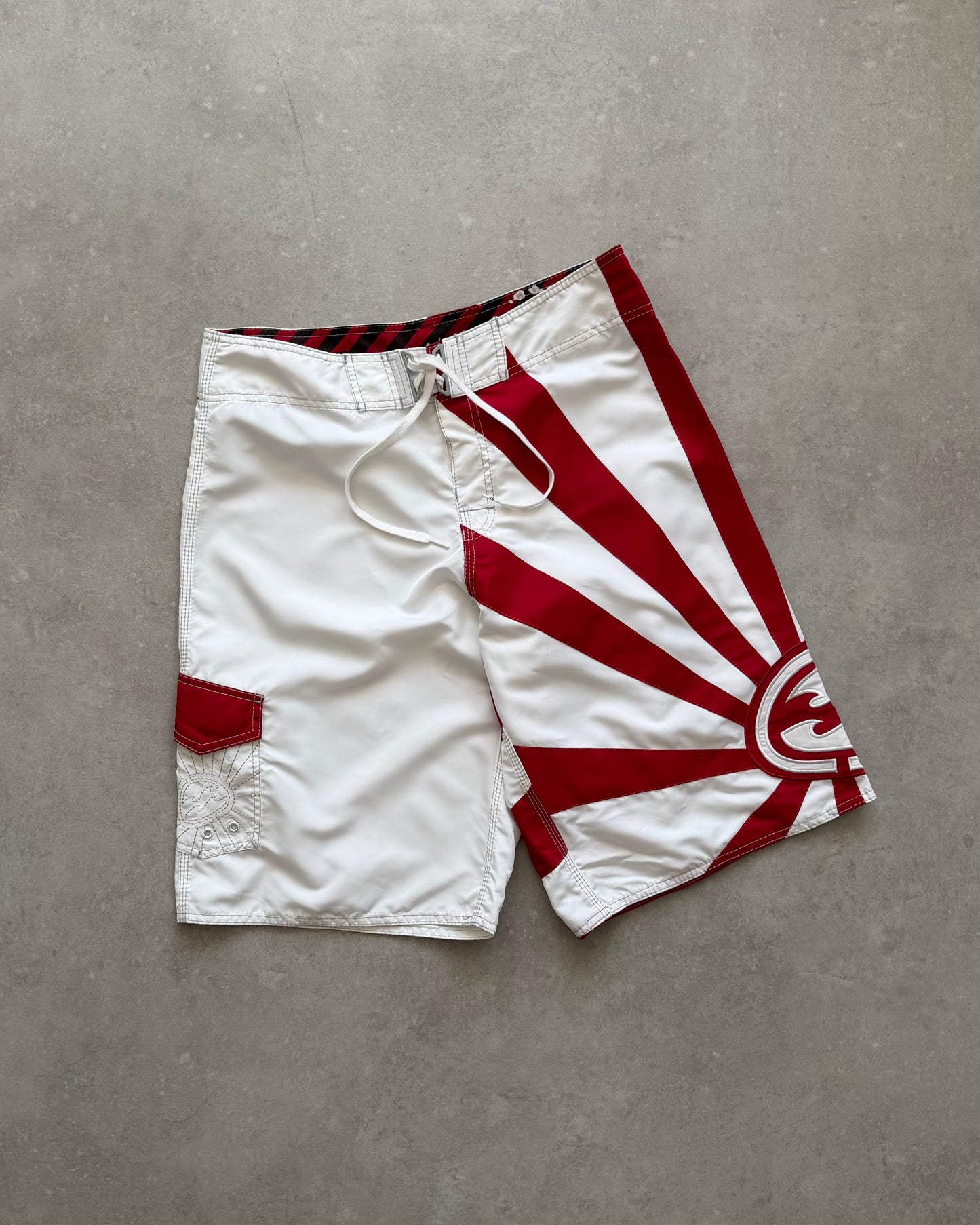 Vintage Billabong Andy Irons Rising Sun Boardshorts (34)