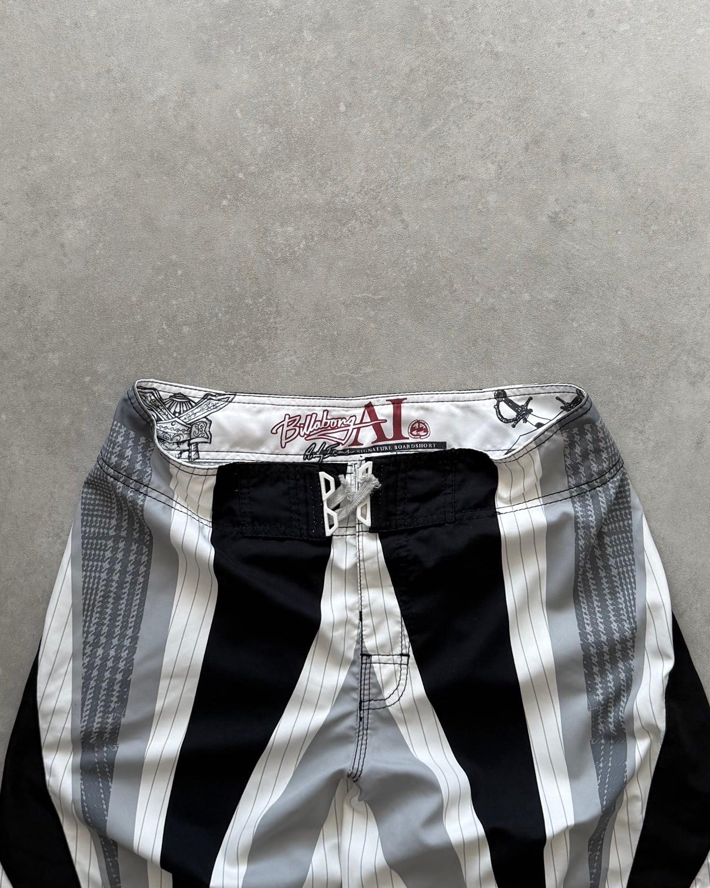 Vintage Billabong Andy Irons Samurai Boardshorts (32)