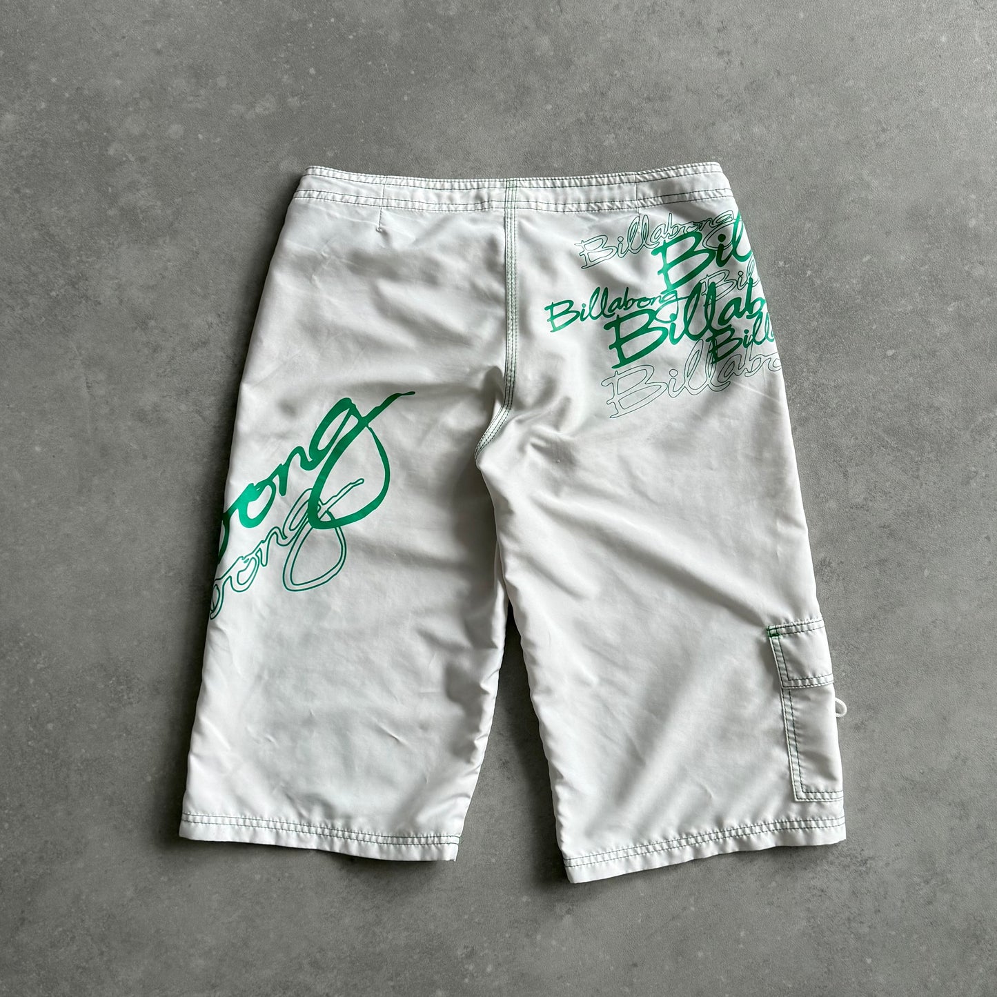Vintage Billabong 3/4 length Boardshorts (Wmns 32)