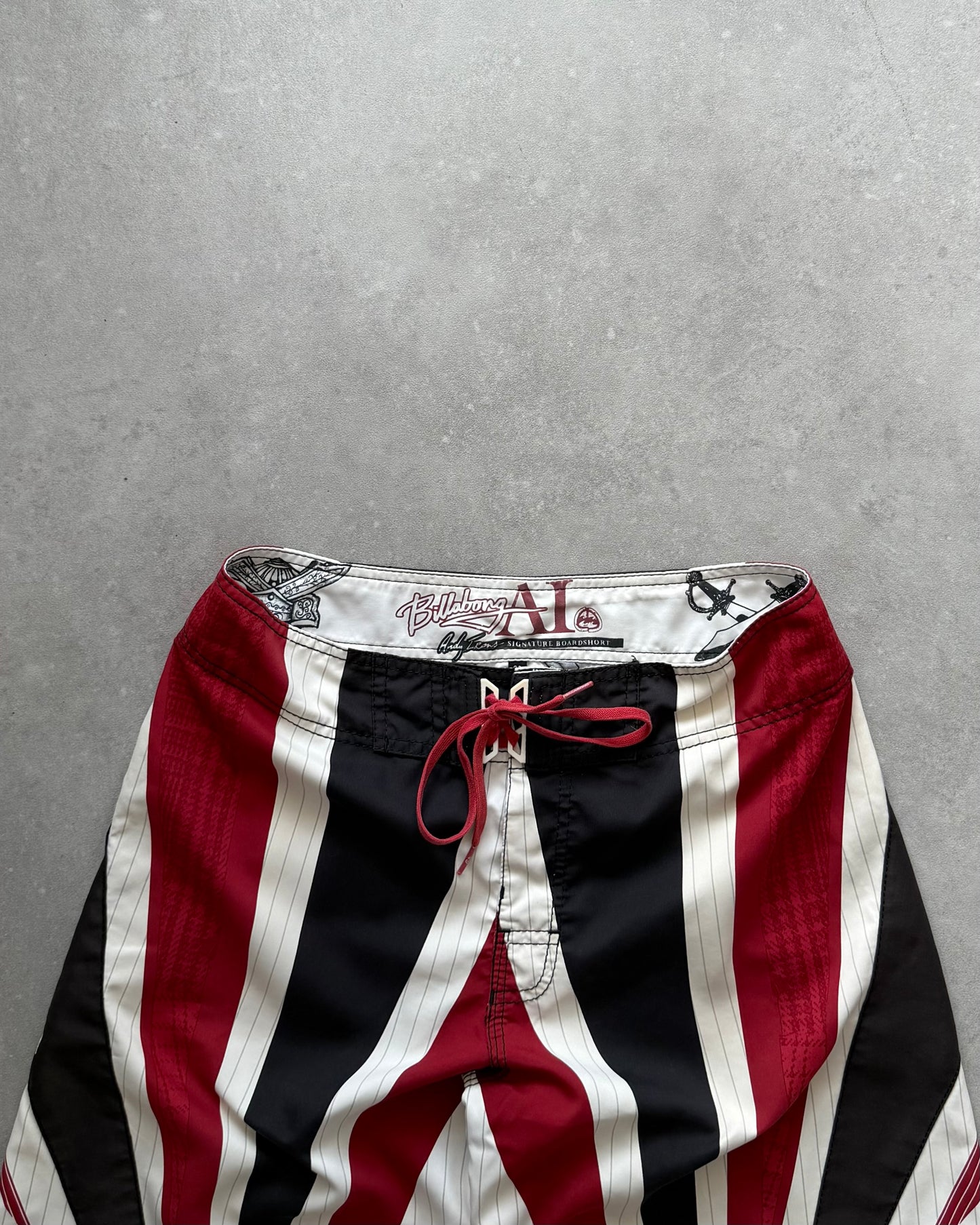 Vintage Billabong Andy Irons Samurai Boardshorts (32)