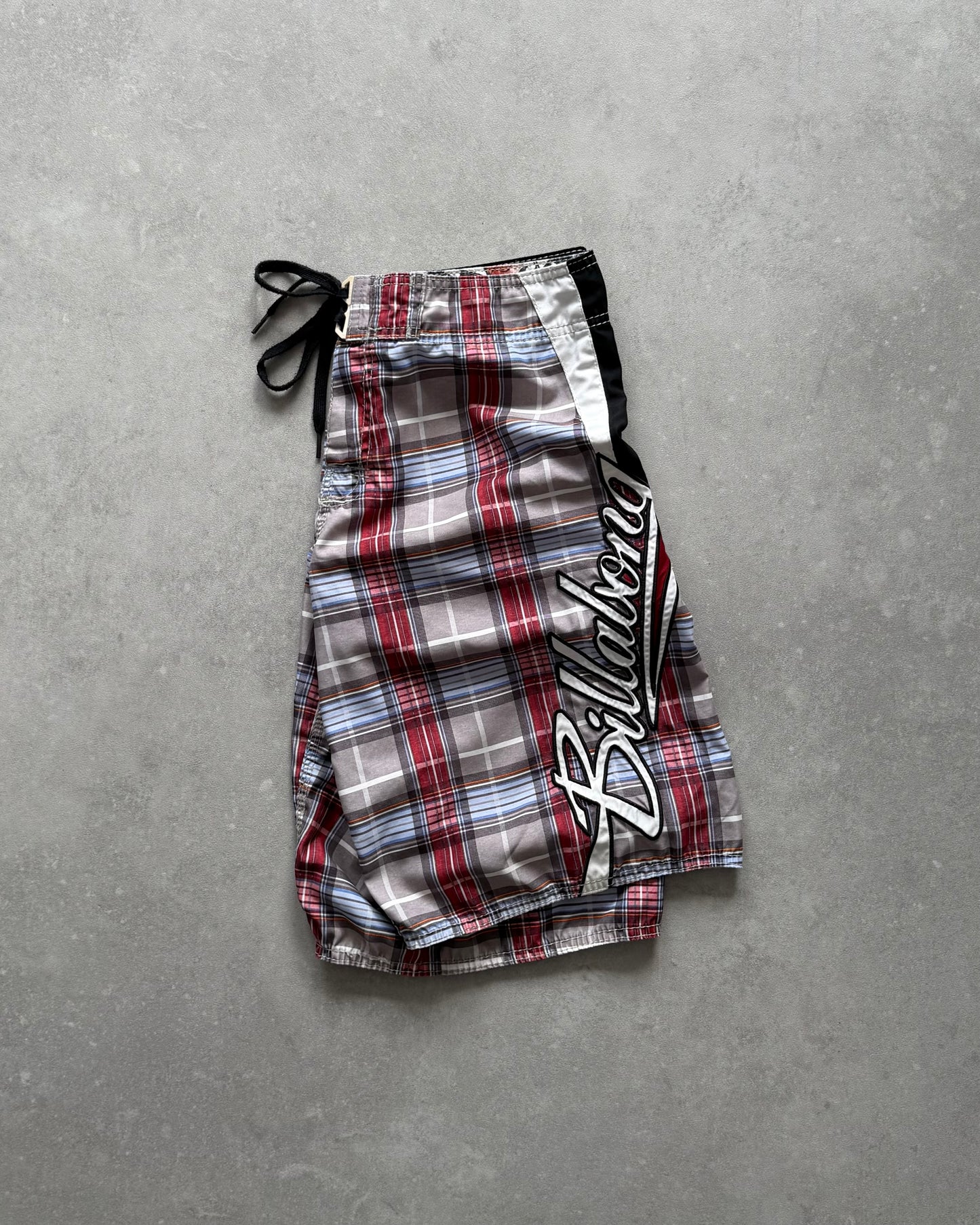 Vintage Billabong Mark Occhilupo Boardshorts (30)