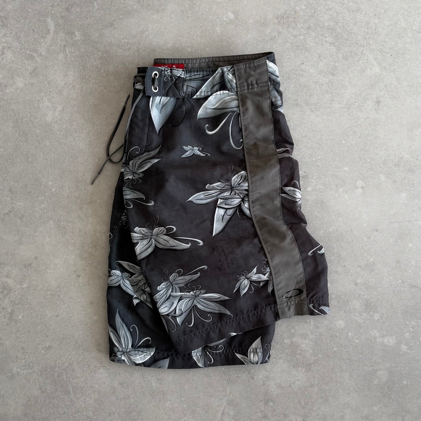 00’s Women’s Oakley Boardies (Wmns 10)