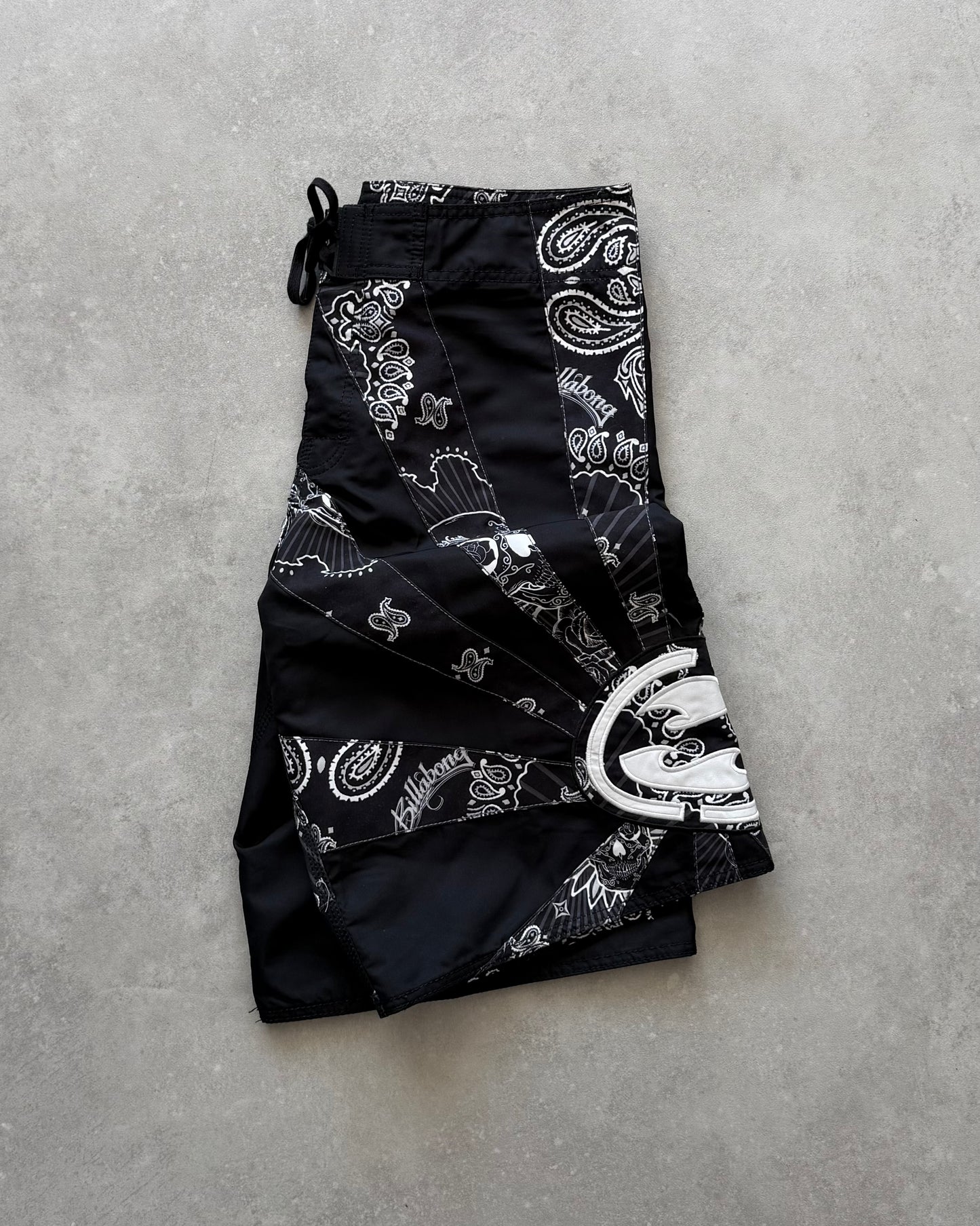 Vintage Billabong Rising Sun Paisley Boardshorts (32)