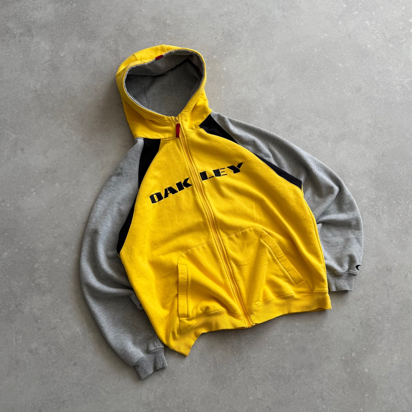 Vintage Oakley Zip-up Hoodie (L)