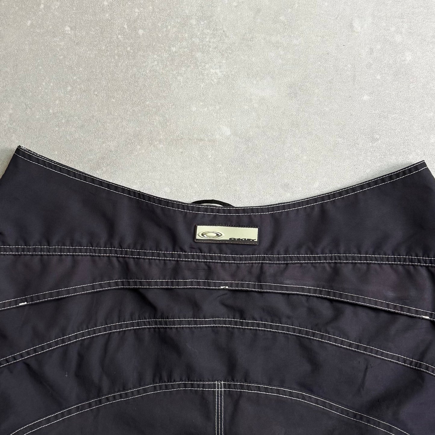 00's Oakley Boardshorts (34)