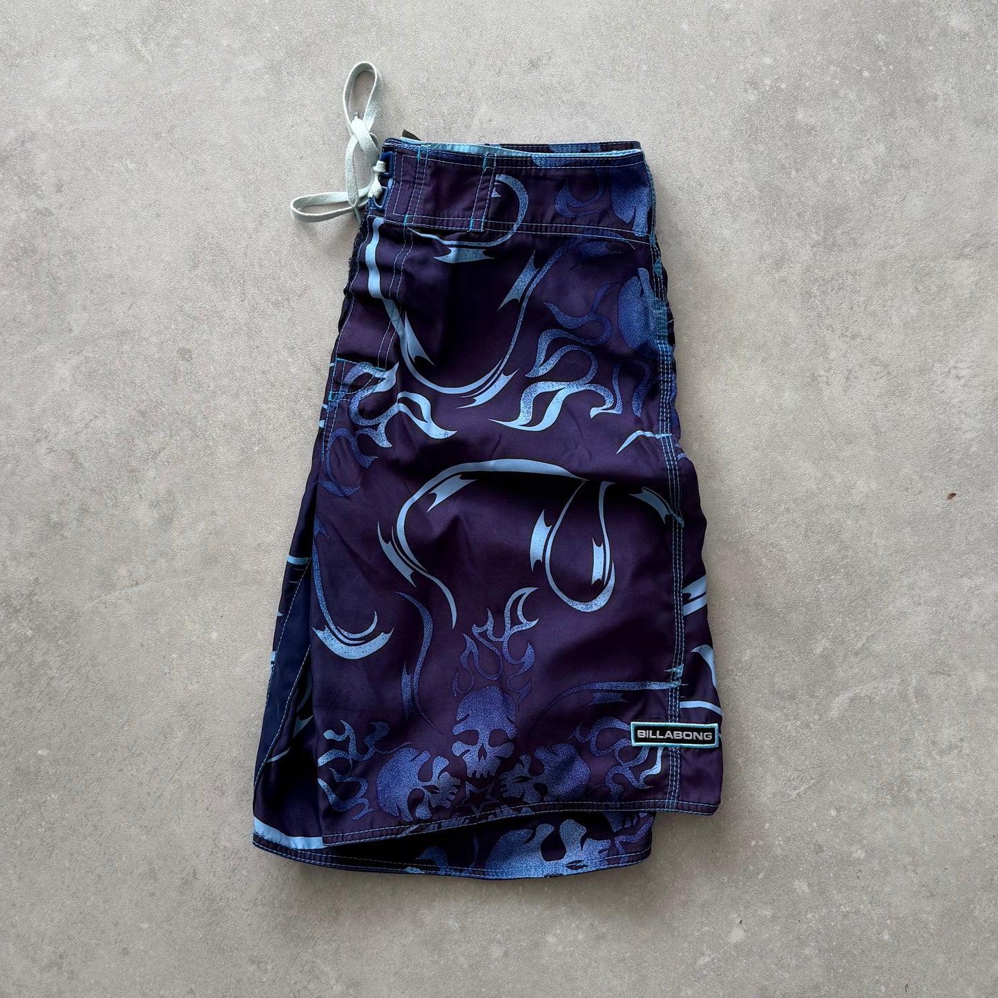 00's Billabong Skull Boardshorts (32)